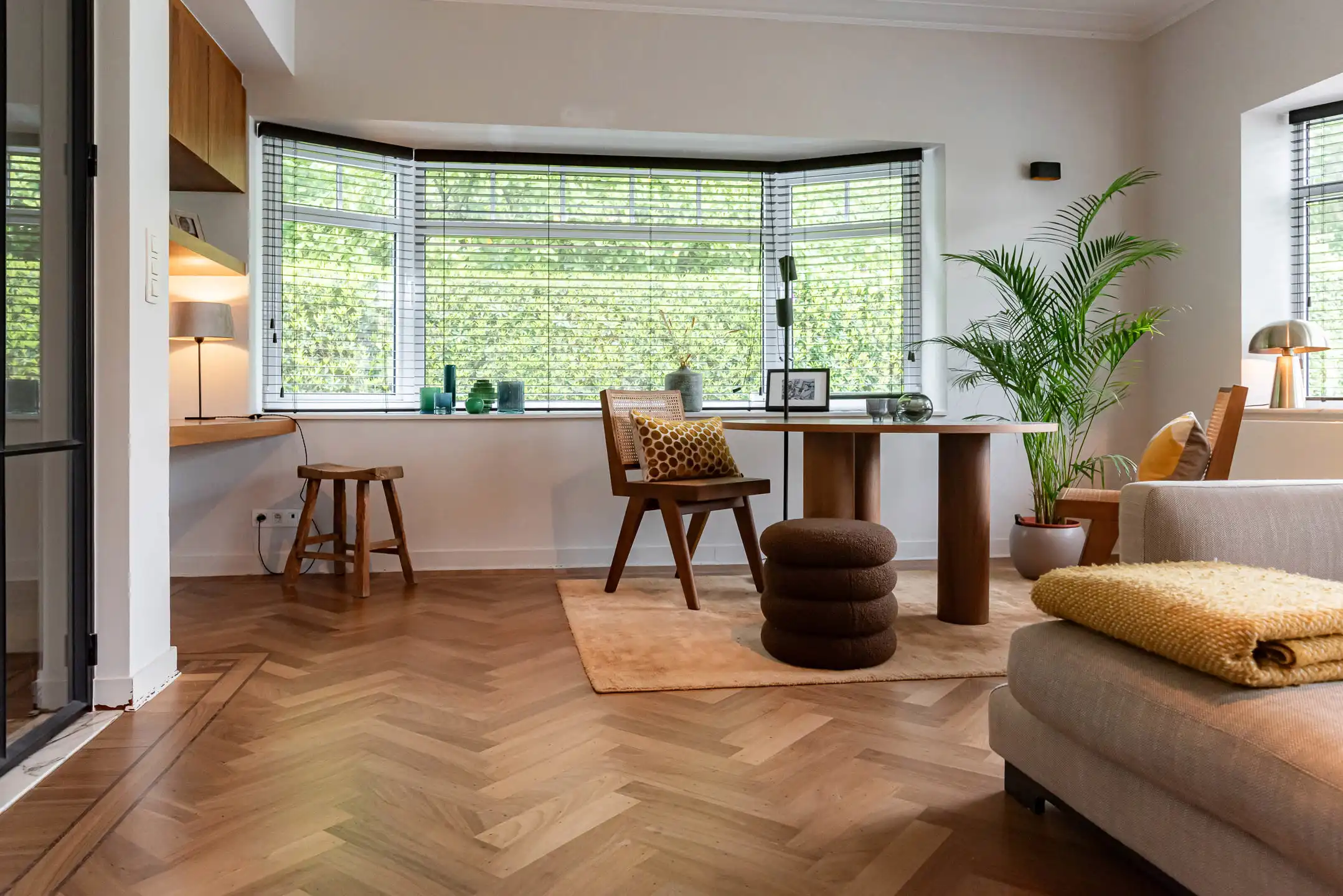 Prachtig gerenoveerde halfopen woning op een mooi perceel foto 5