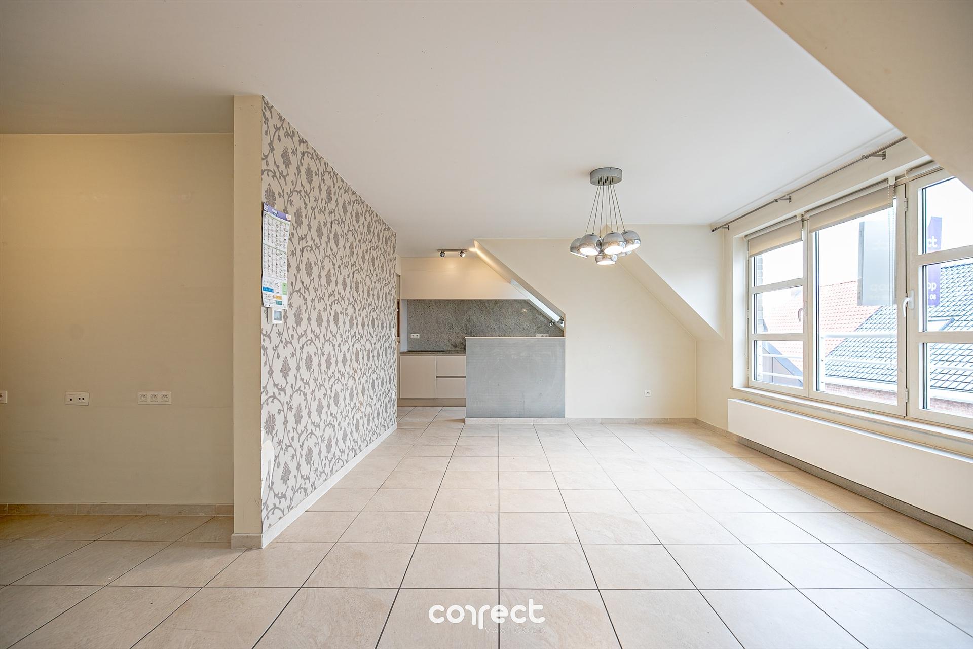 Instapklaar appartement met 3 slaapkamers en terras.  foto 3