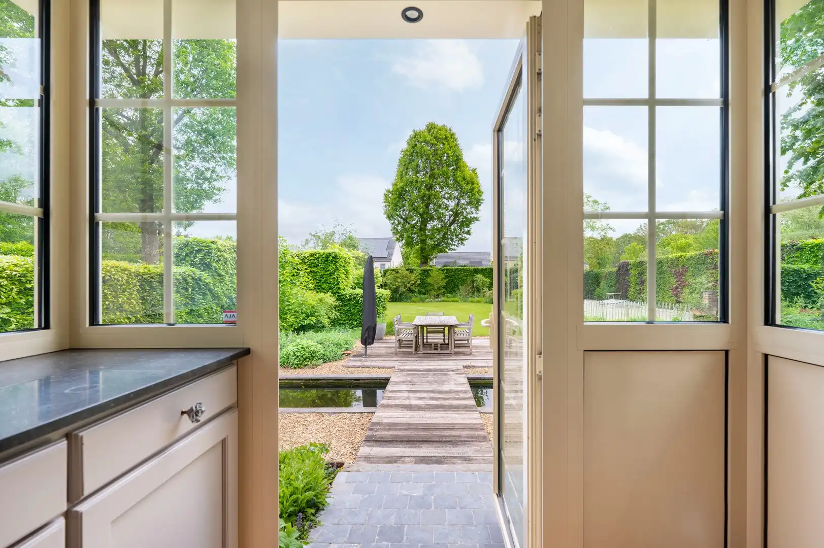 Landelijke woning met uitzonderlijke tuin foto 3