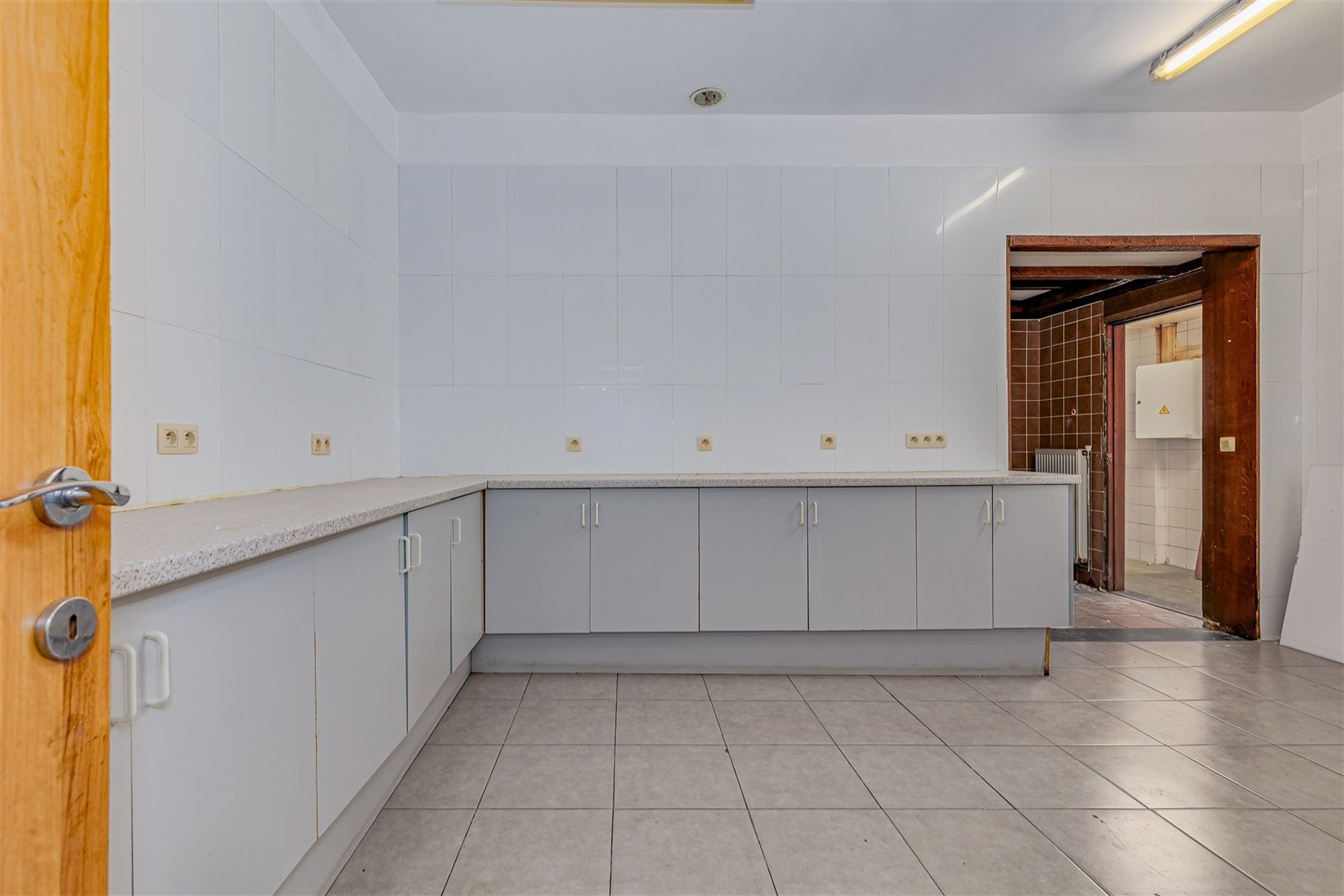 Handelsgelijkvloersca 180 m² met tuin van 70 m² foto 10