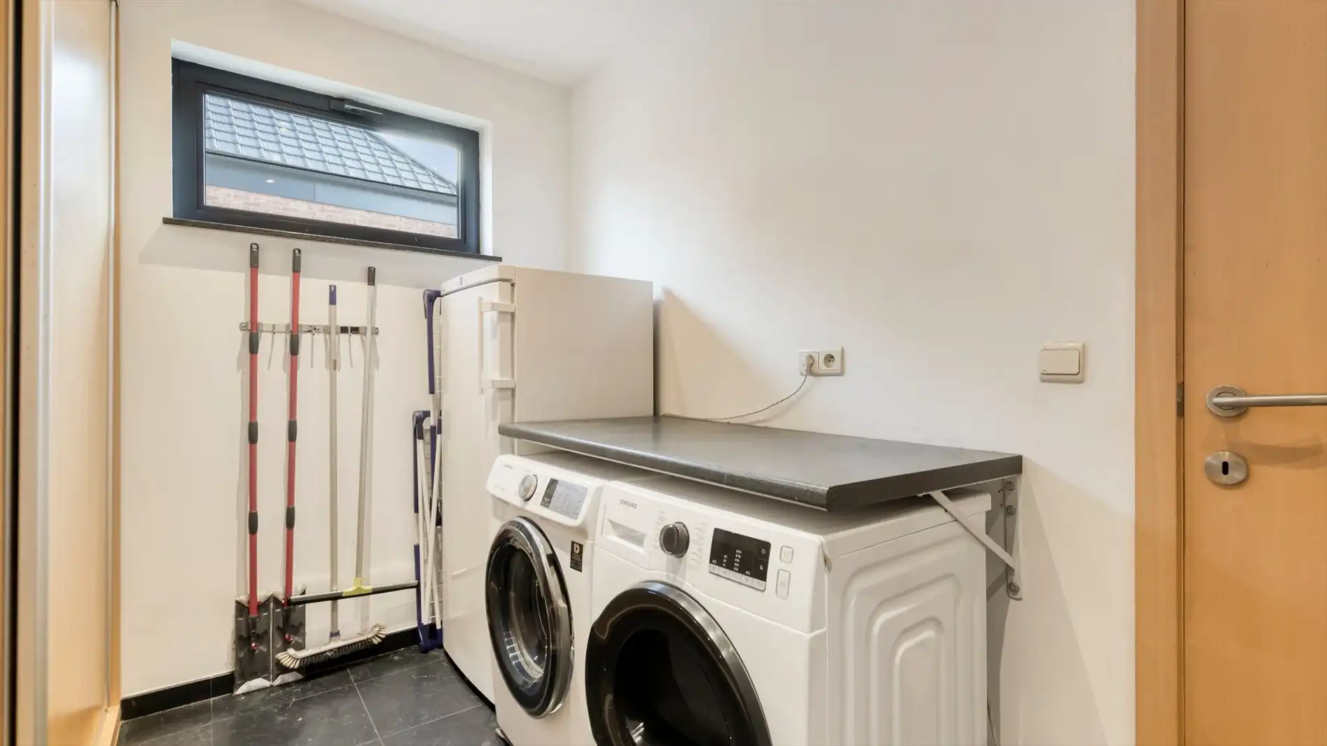 Instapklare ruime woning met 4 kamers, 2 badks & 3 garages nabij centrum Tremelo foto 16