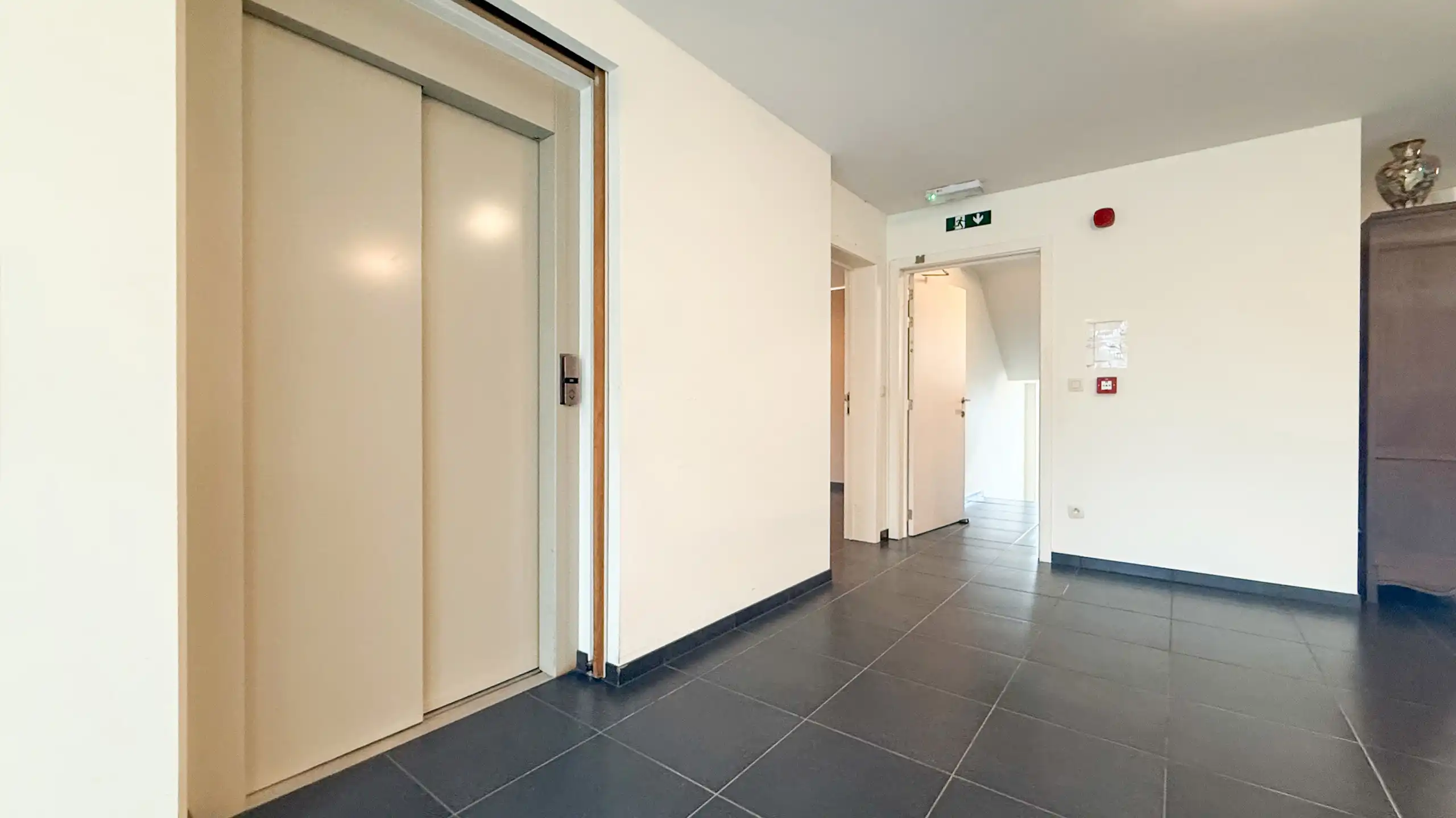 Veelzijdig investeringspand met 10 kamers, lift en kelder! foto 68