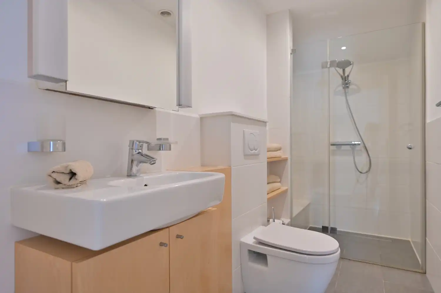 Exclusieve, gerenoveerde villa op toplocatie in residentieel Neerharen foto 31