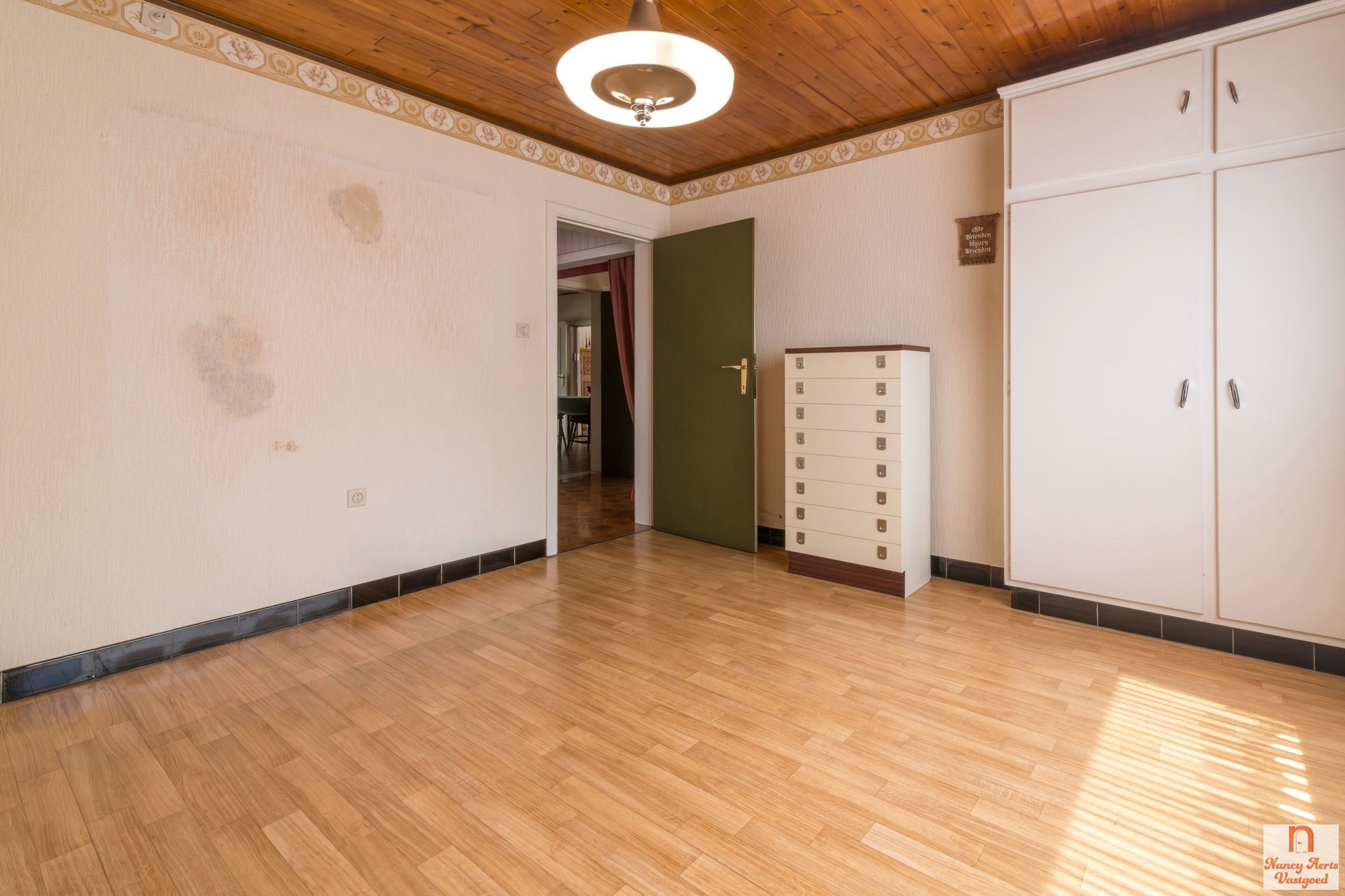 Vrijstaande, goed onderhouden woning op 20 are grond foto 20