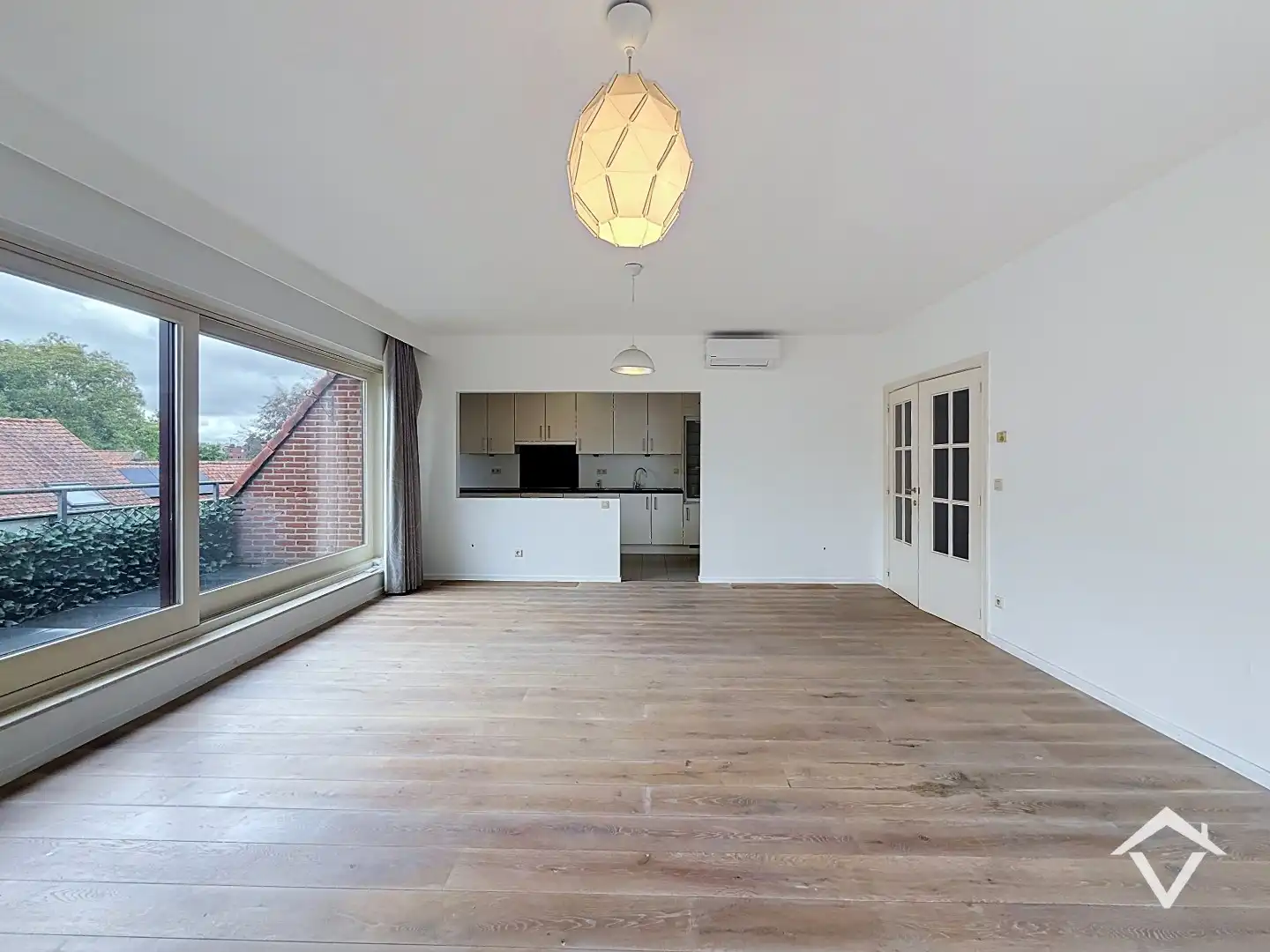 Ruim, gezellig dakappartement met 3 slaapkamers in centrum Roeselare  foto 6