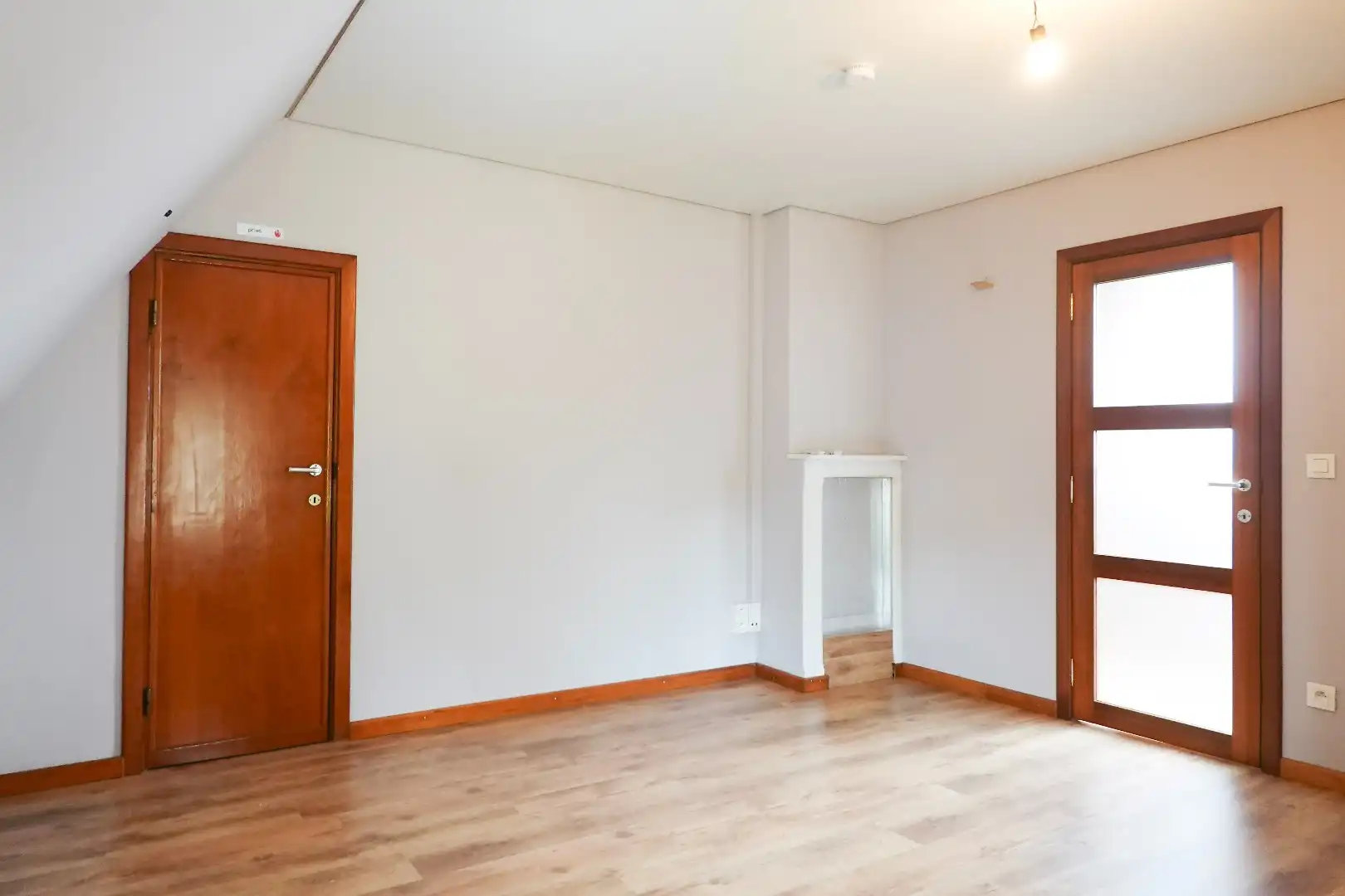 Charmante vrijstaande woning met 5 slaapkamers, ruime tuin en grote garage foto 23