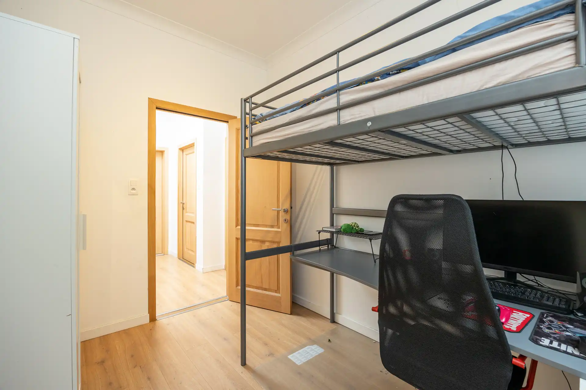 Ruime gezinswoning met potentieel nabij centrum Mortsel foto 13