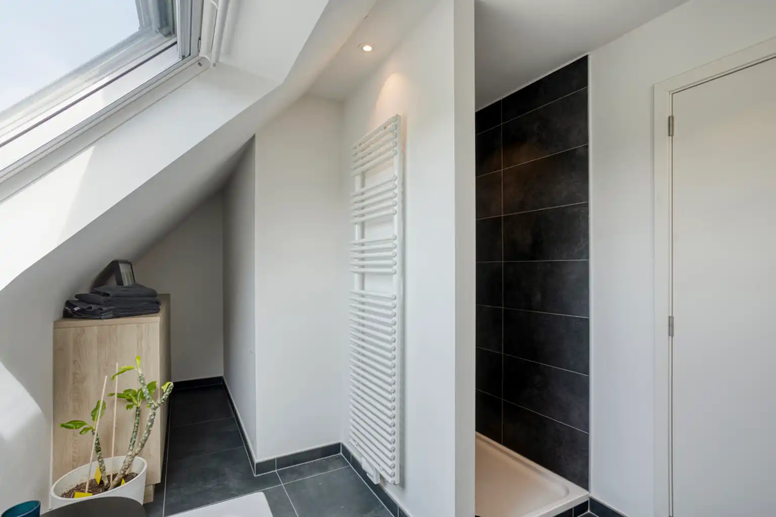 Prachtig gerenoveerde duplex appartement gelegen te Wemmel foto 15