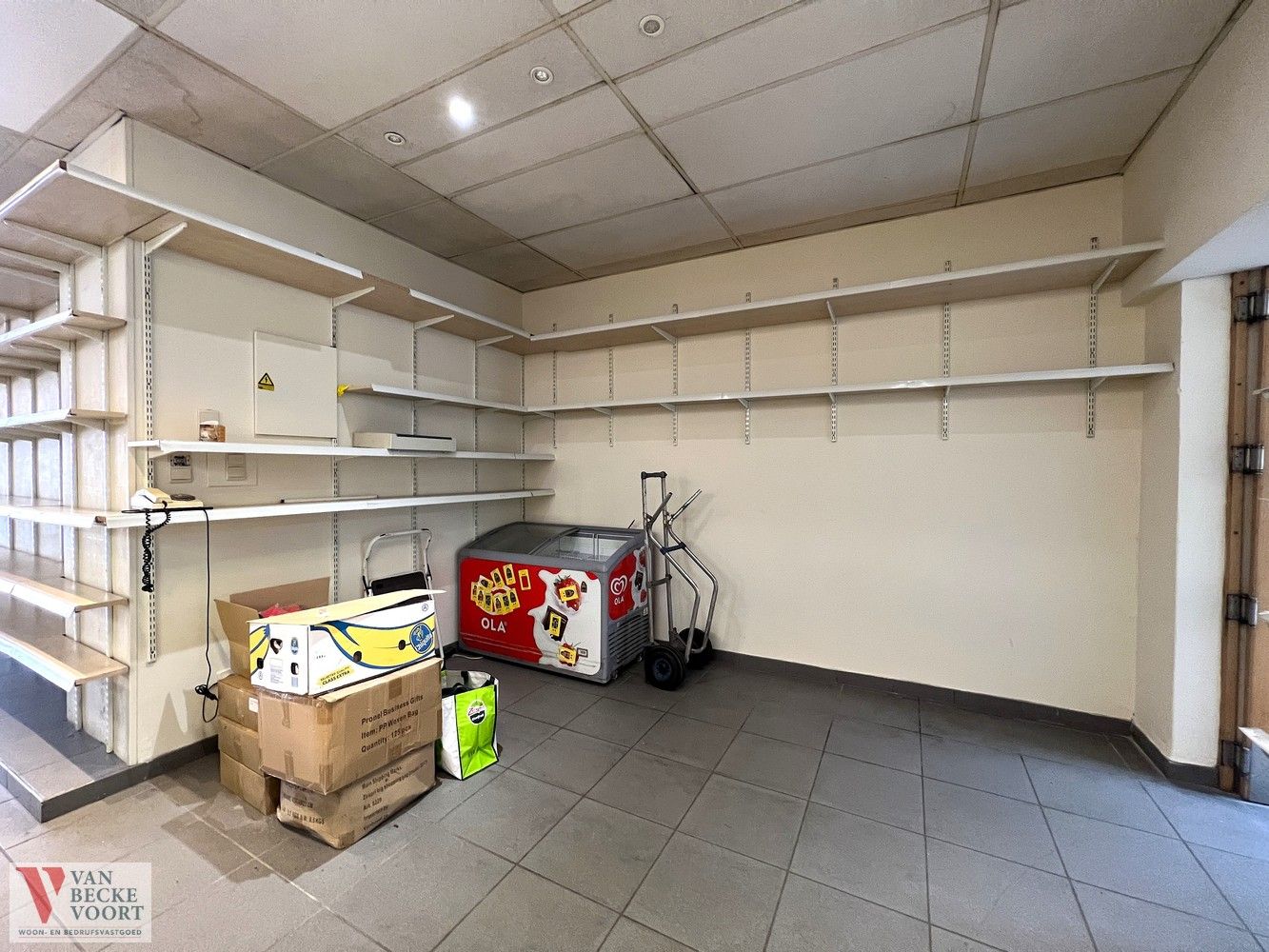 Handelsgelijkvloers met woonst 314m² foto 7