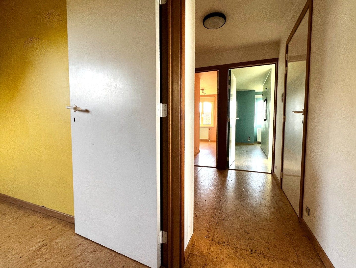 Veelzijdige eigendom met tal van mogelijkheden te koop te Zwevegem! foto 10