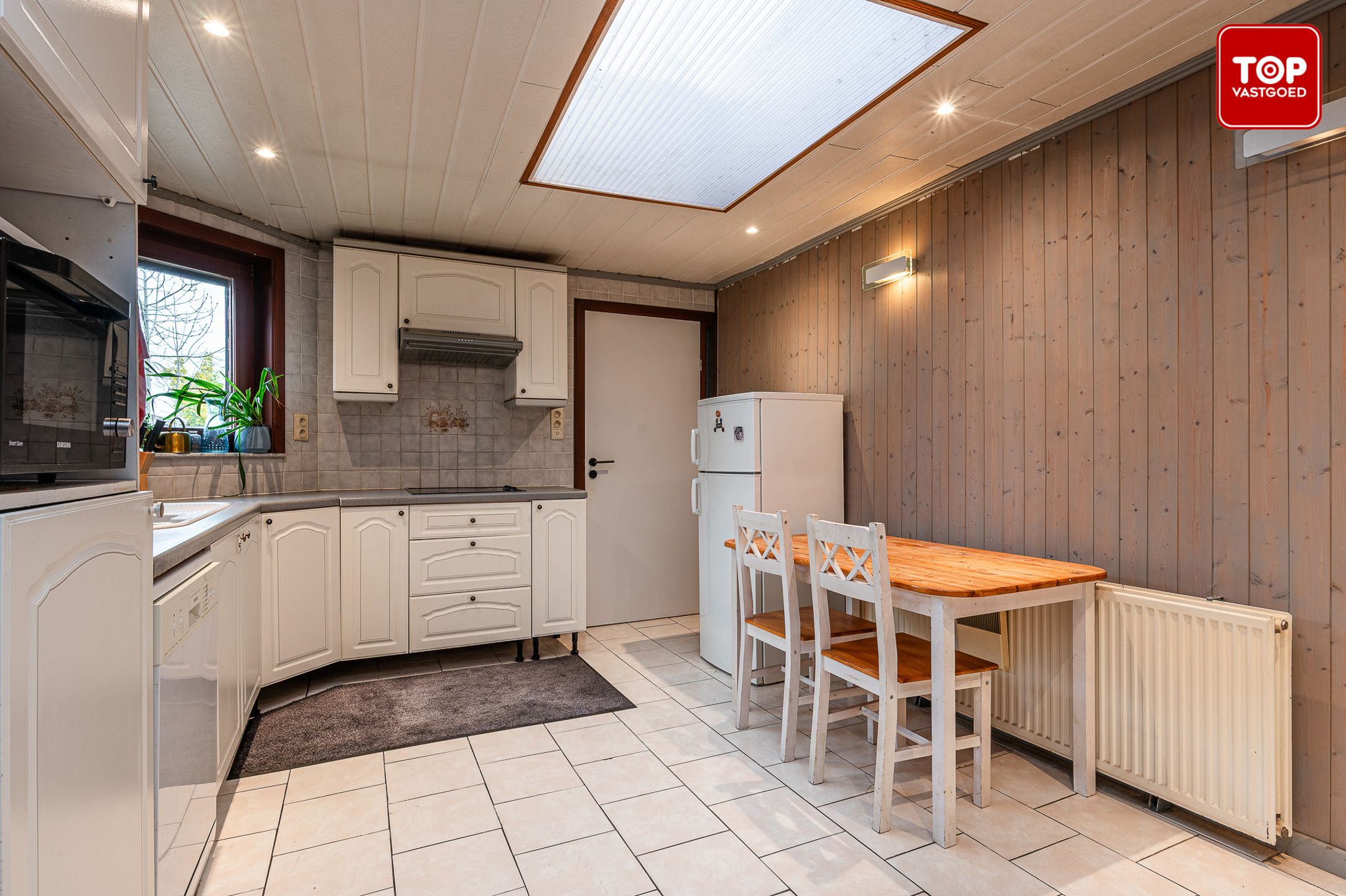 Charmante woning nabij het centrum van Drongen foto 6