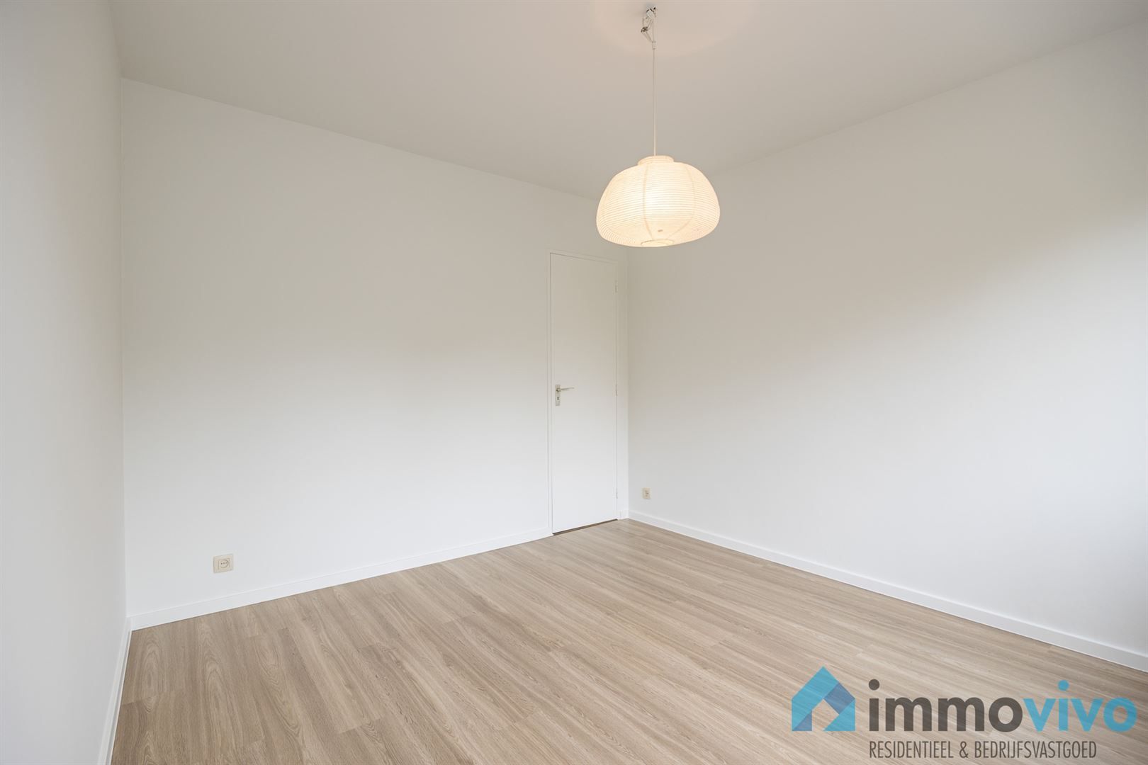 Instapklaar éénslaapkamerappartement met terras en parkzicht foto 8