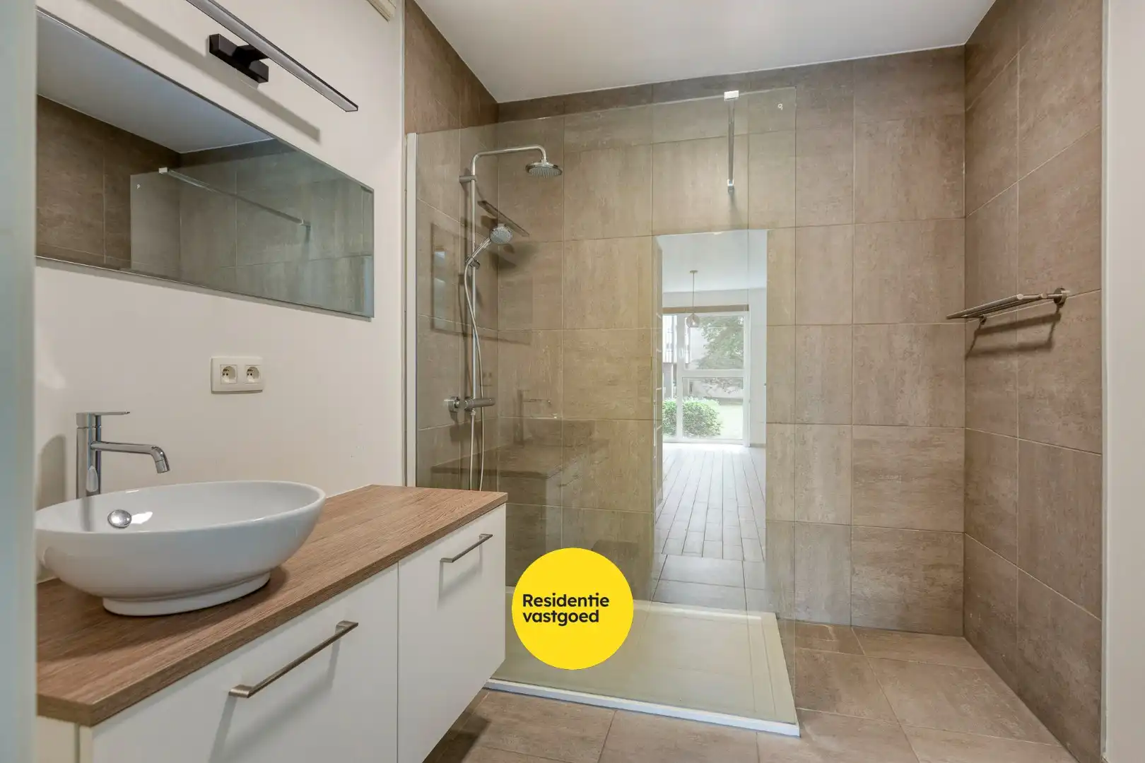 Instapklaar 1-slpk appartement te Laken foto 9