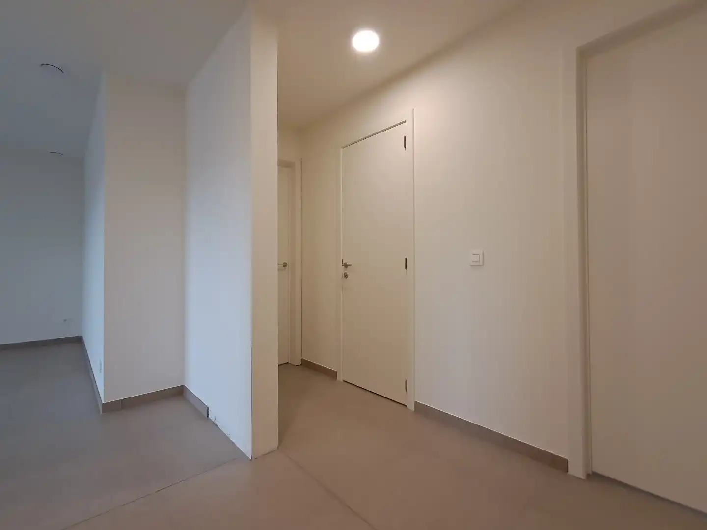 Ruim appartement met 2 terrassen! foto 6