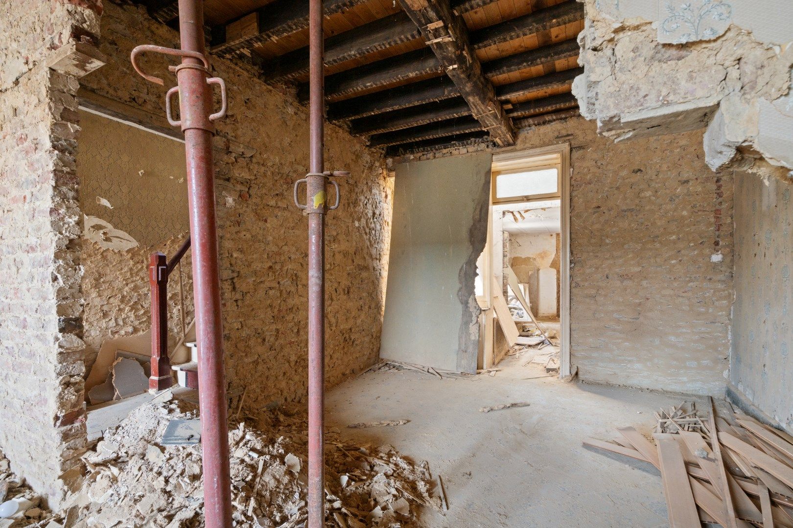 TE RENOVEREN WONING MET 1001 MOGELIJKHEDEN foto 6