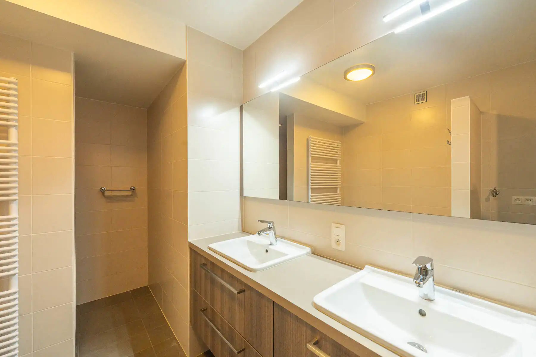 Gelijkvloers appartement in centrum Betekom foto 11