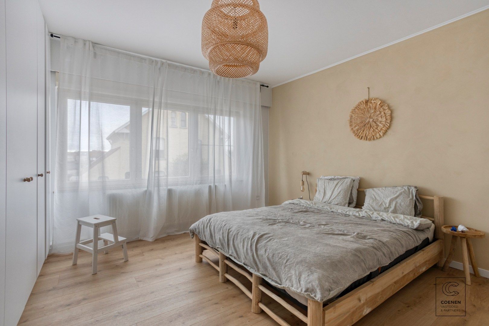 Instapklare gezinswoning van 141 m² met drie slaapkamers te Ekeren! foto 14