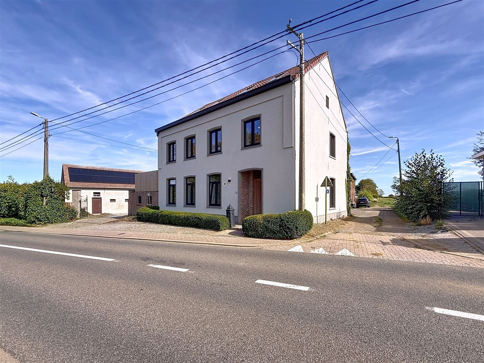 Energiezuinige, volledig gerenoveerde hoeve met bijgebouwen, 7a 83ca foto 34
