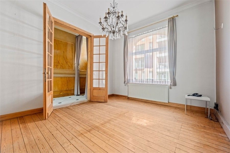 PRACHTIG HERENHUIS MET VEEL CHARME IN HET CENTRUM VAN SINT-TRUIDEN foto 5