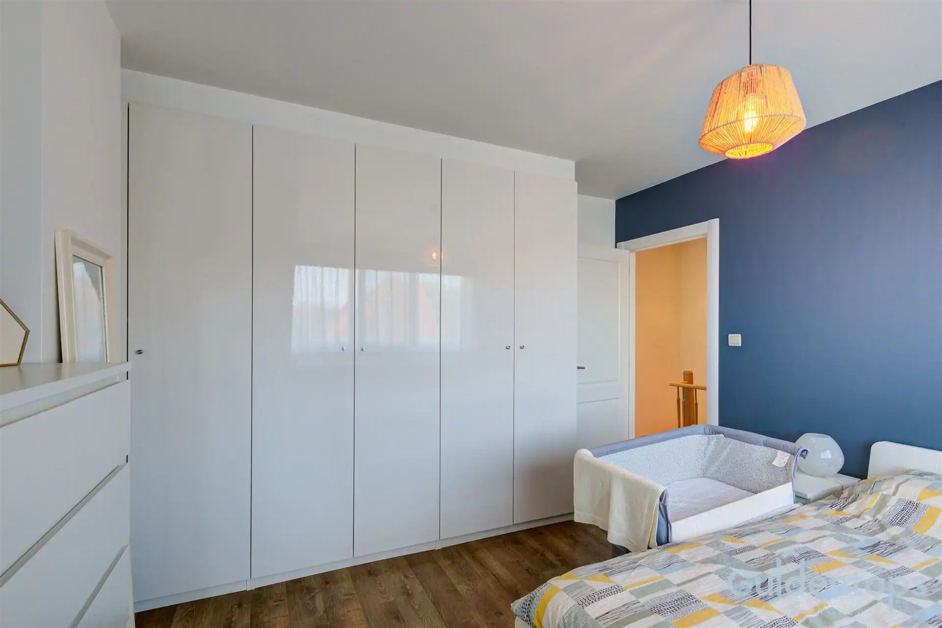Knappe woning op topligging naast park foto 12