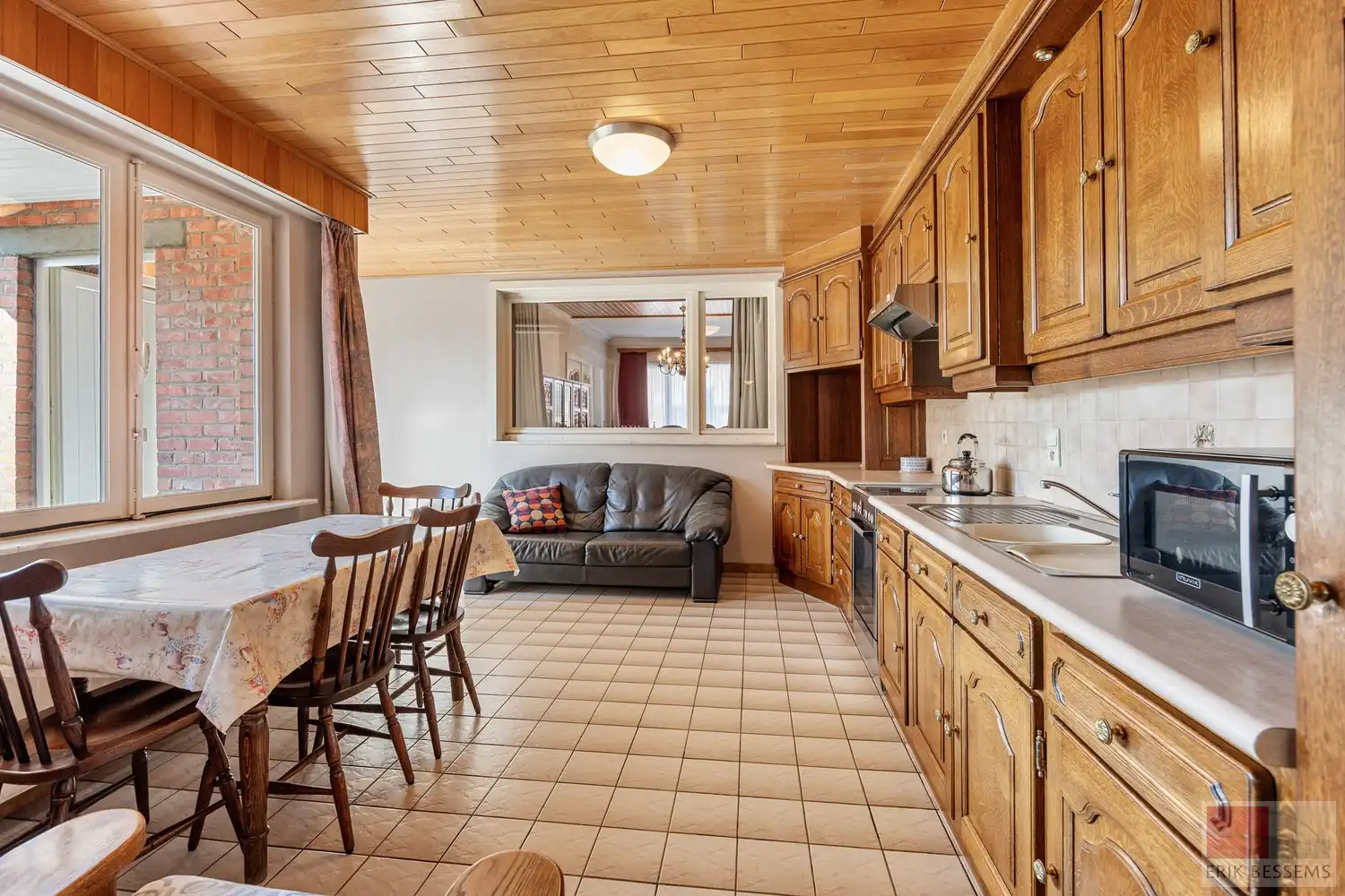 Leuke te renoveren halfopen bebouwing met potentieel en 3 ruime slaapkamers. foto 12