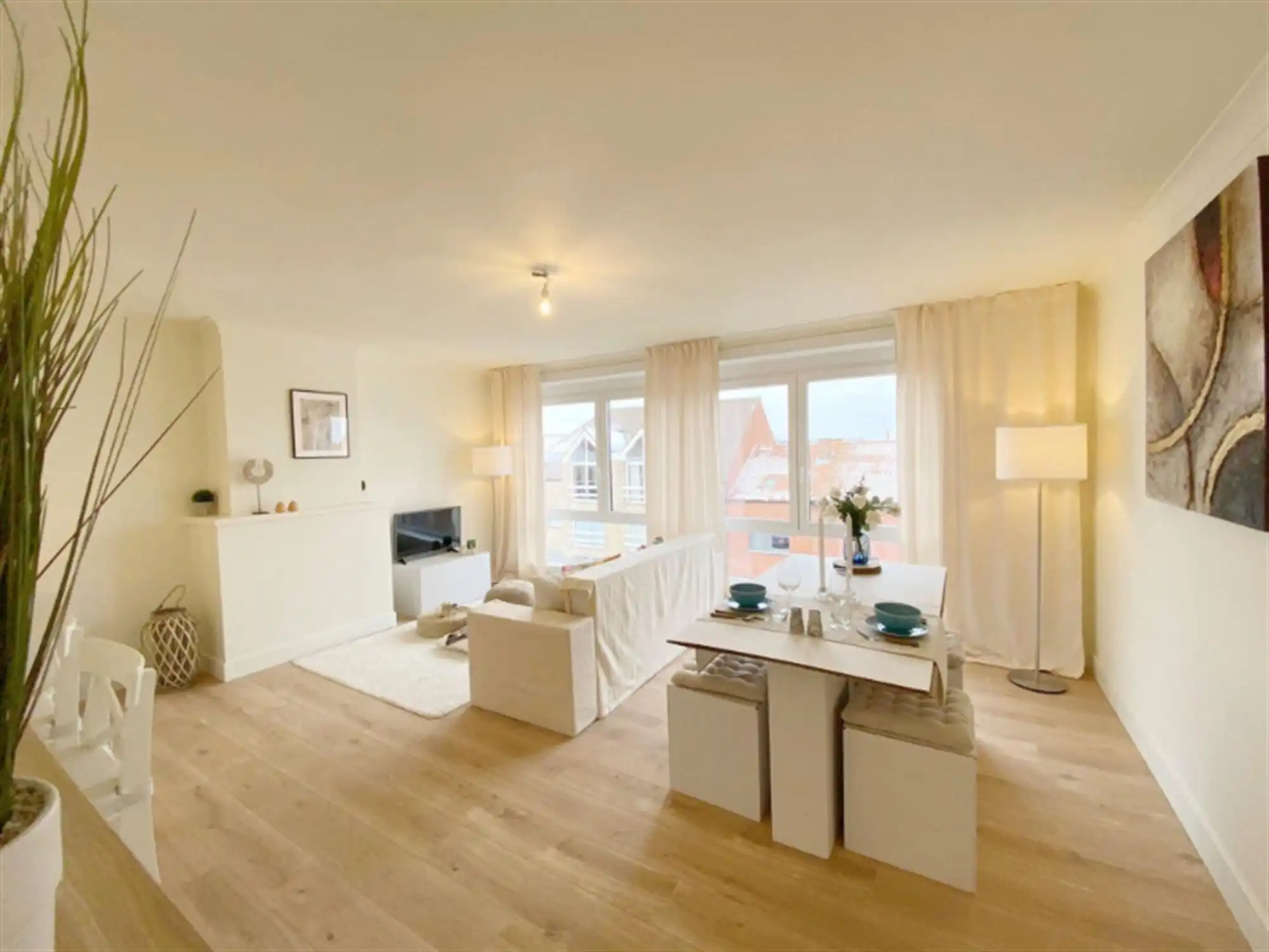 Vernieuwd appartement foto {{pictureIndex}}