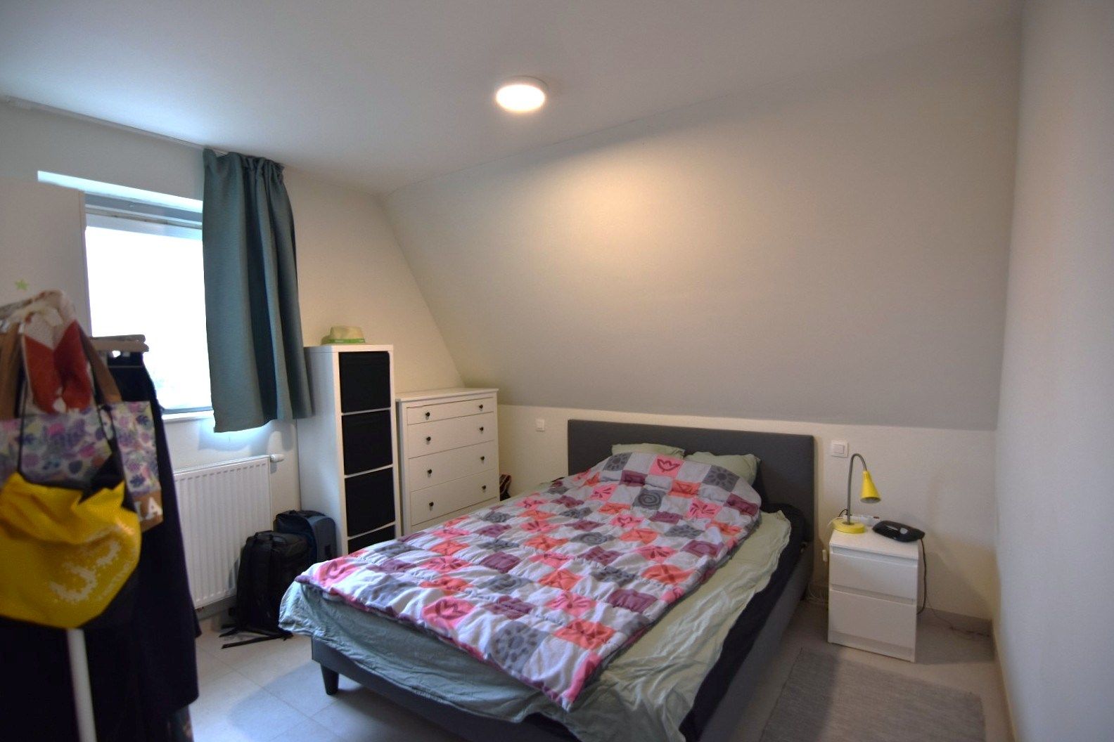 Lichtrijk 2-slpk appartement met privé parking nabij Rumbeke foto 14