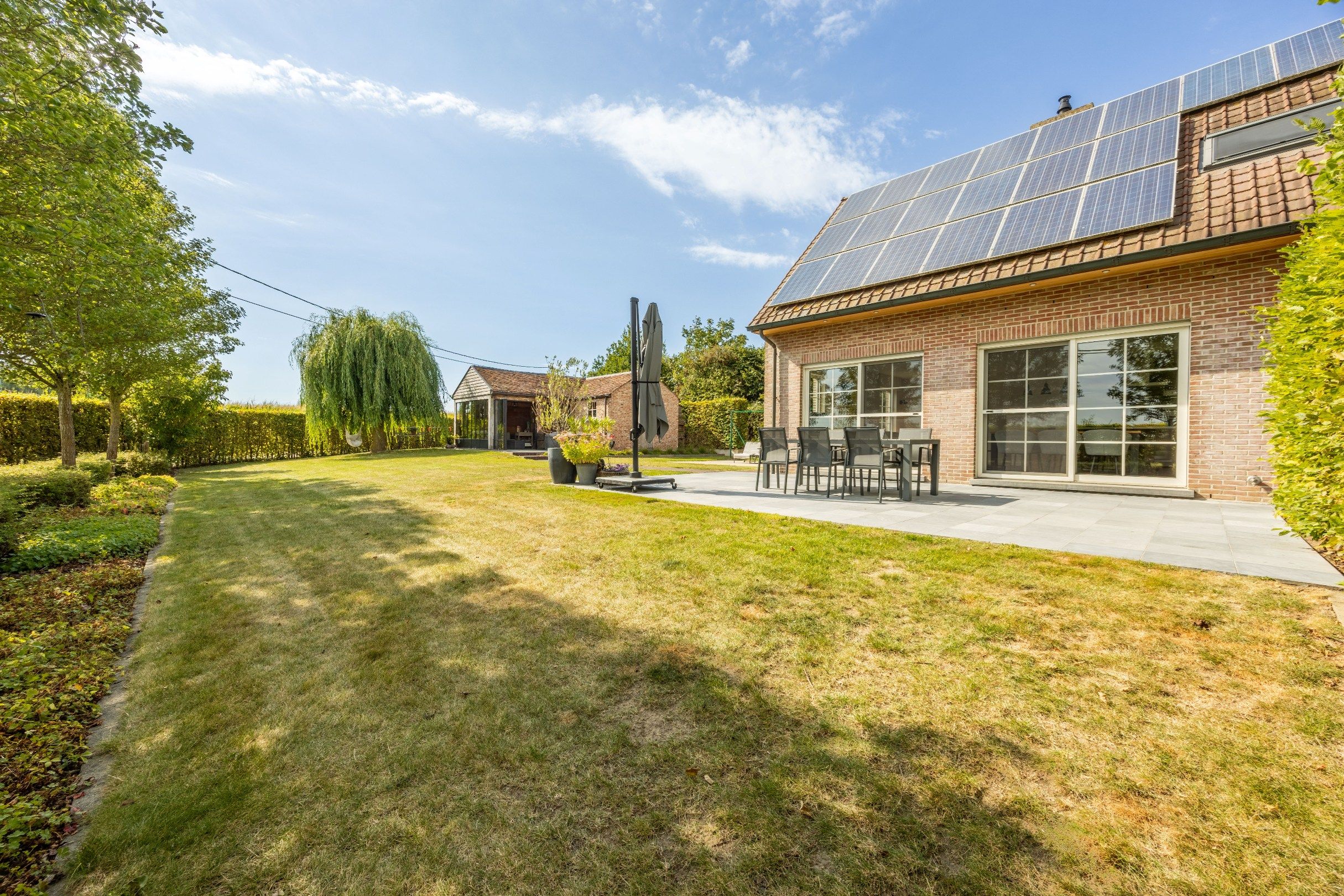 RUSTIG WONEN OP EEN LANDELIJK PERCEEL VAN 1220 M² foto 2