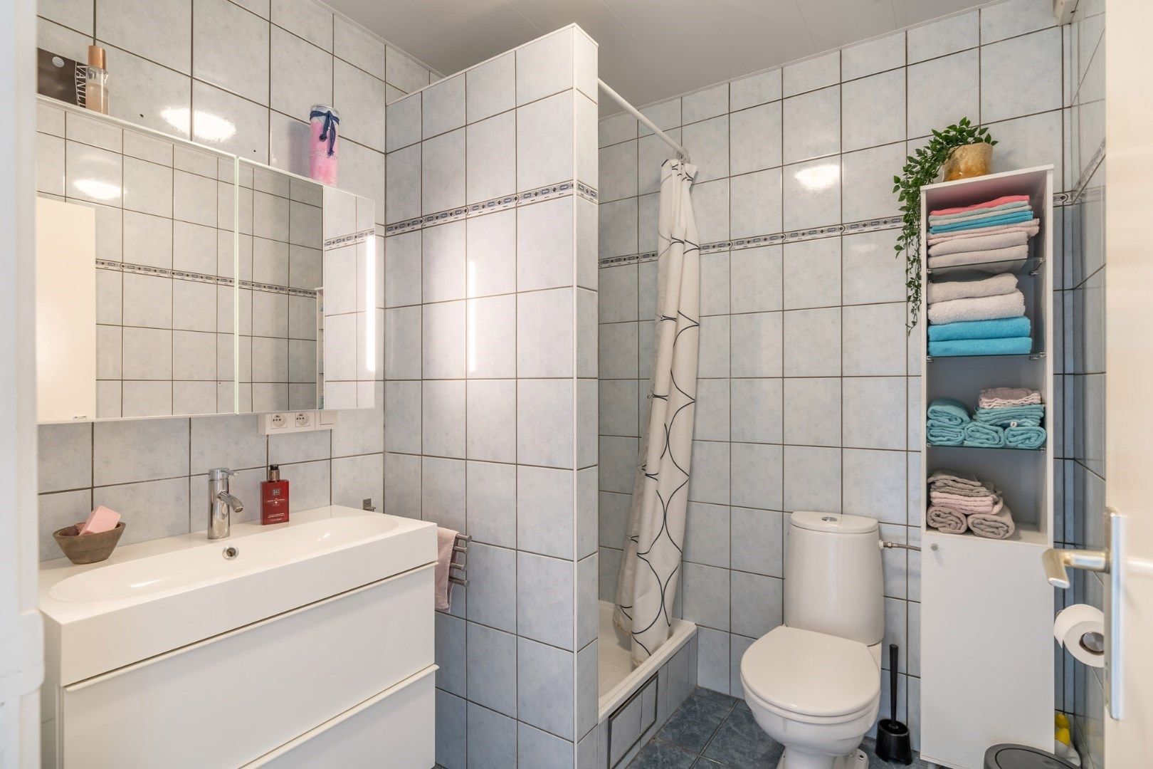 Verzorgd, degelijk en betaalbaar appartement met ruime kelder en inpandige garage foto 18