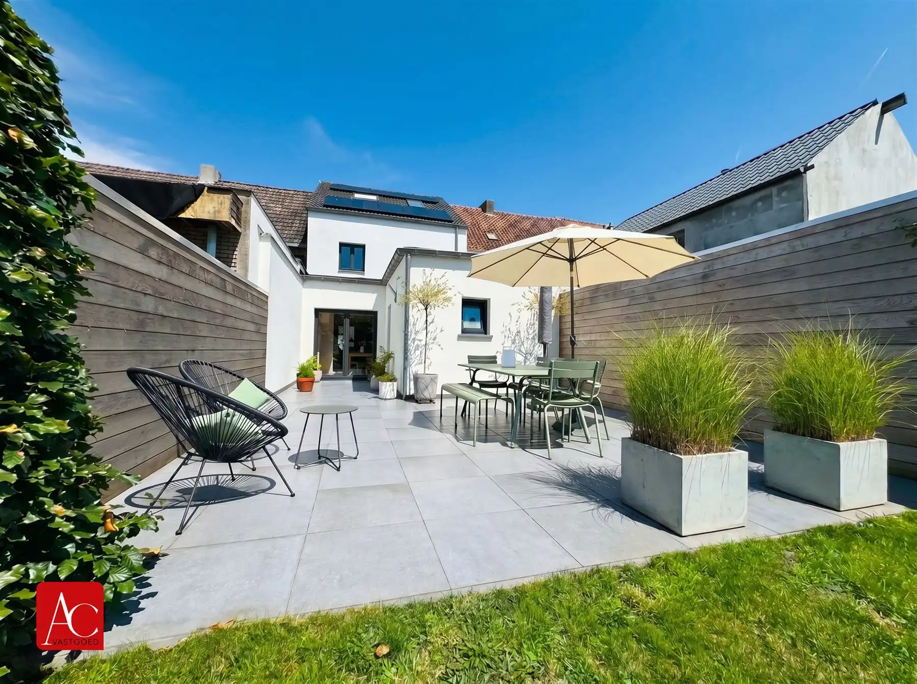 Instapklare woning met 5 slaapkamers en tuin foto 21