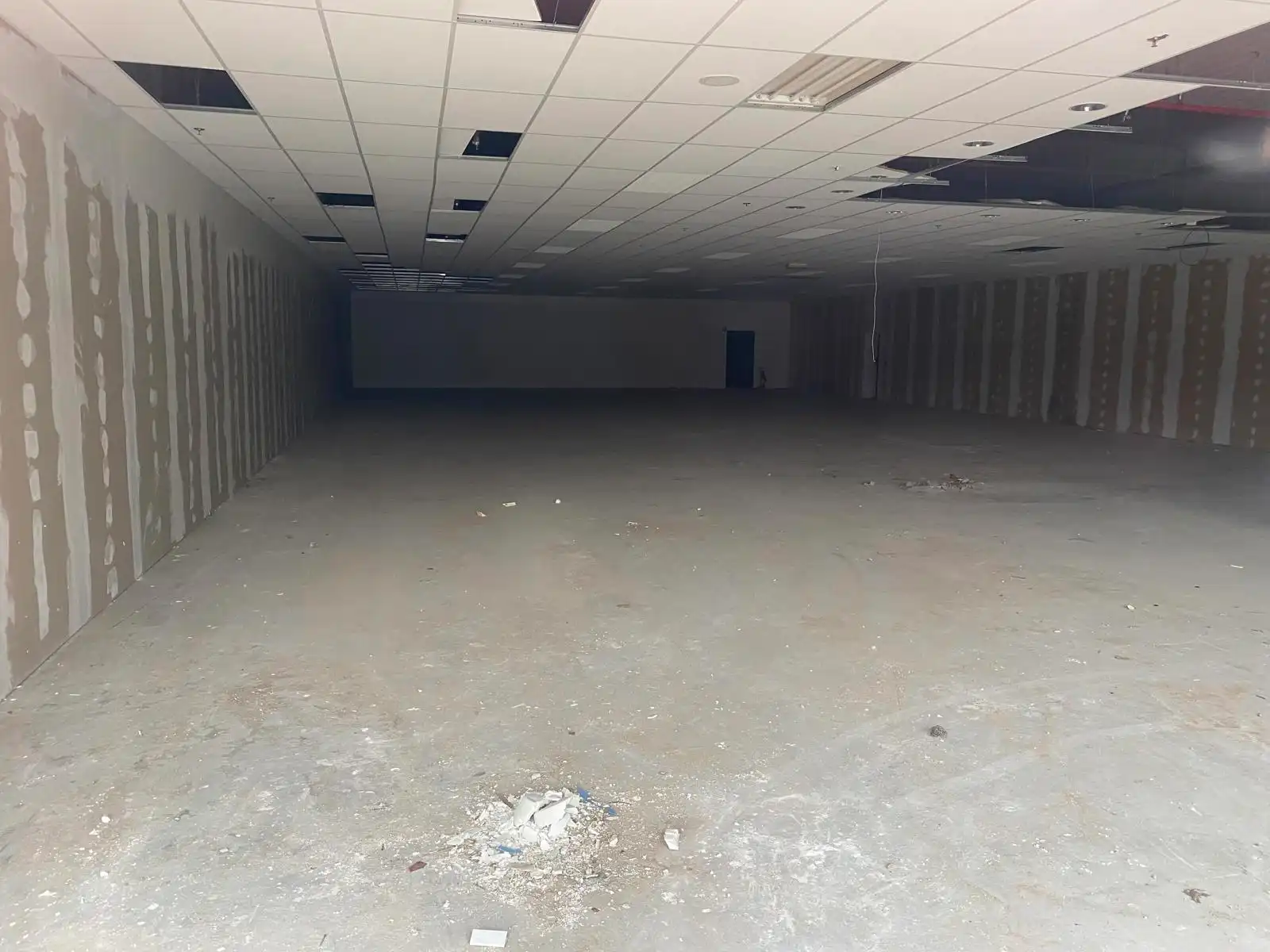 Commerciële ruimte 636 m² te huur – Retailpark Geel foto 6