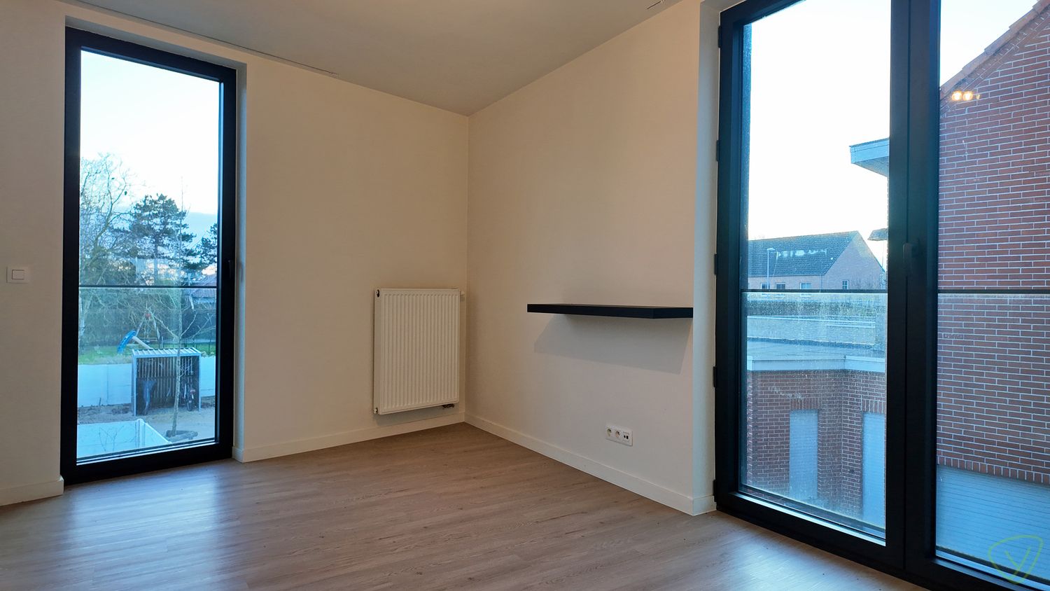 Modern en energiezuinig duplex-appartement met terras en parkeerplaats in het centrum van Zomergem foto 11