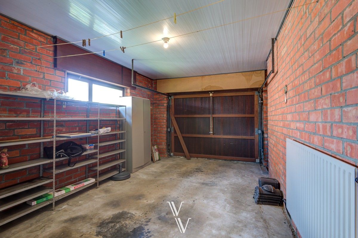 Mooi te renoveren landhuis met 3 slpk foto 18