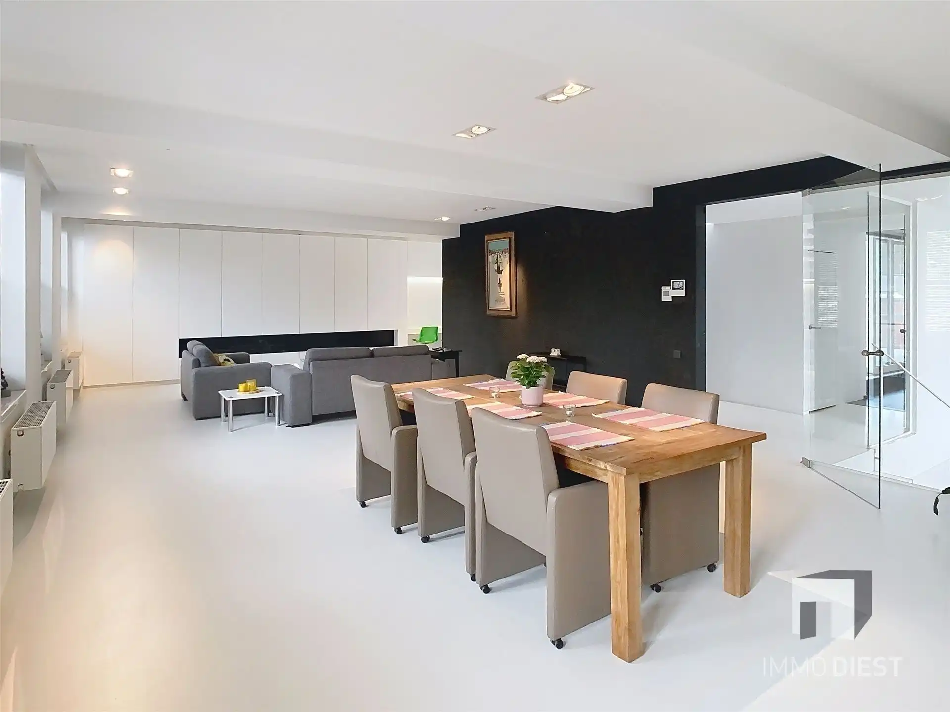 Handelspand met luxe woonst op goede locatie foto 7