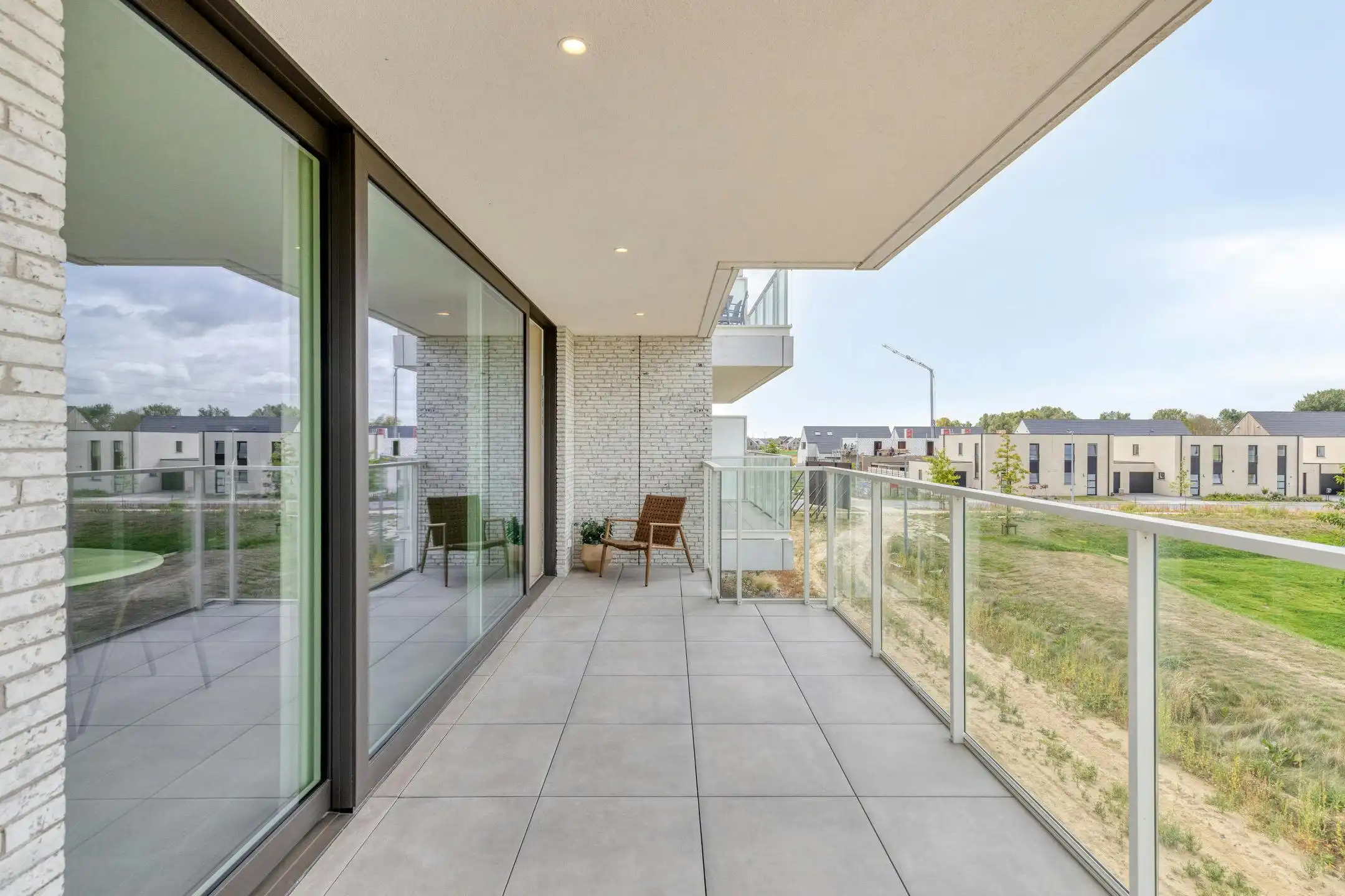 Volledig ingericht én geschilderde modelappartement! foto 10