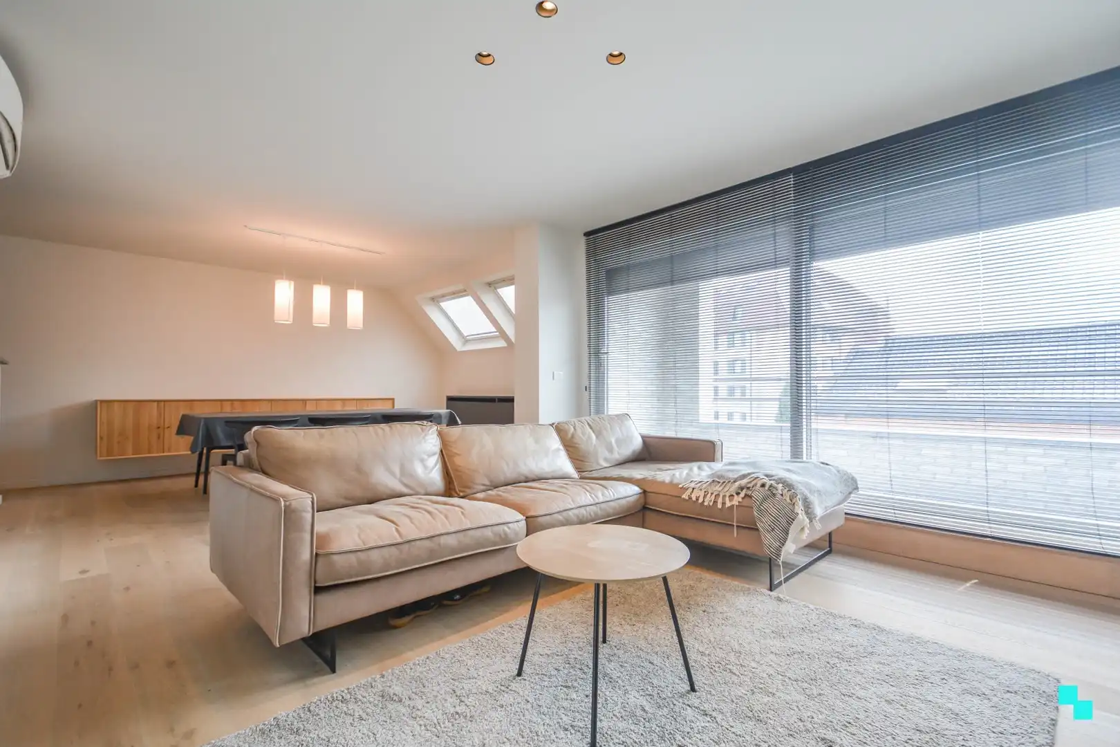 Ruim, instapklaar appartement nabij centrum Emelgem foto 3