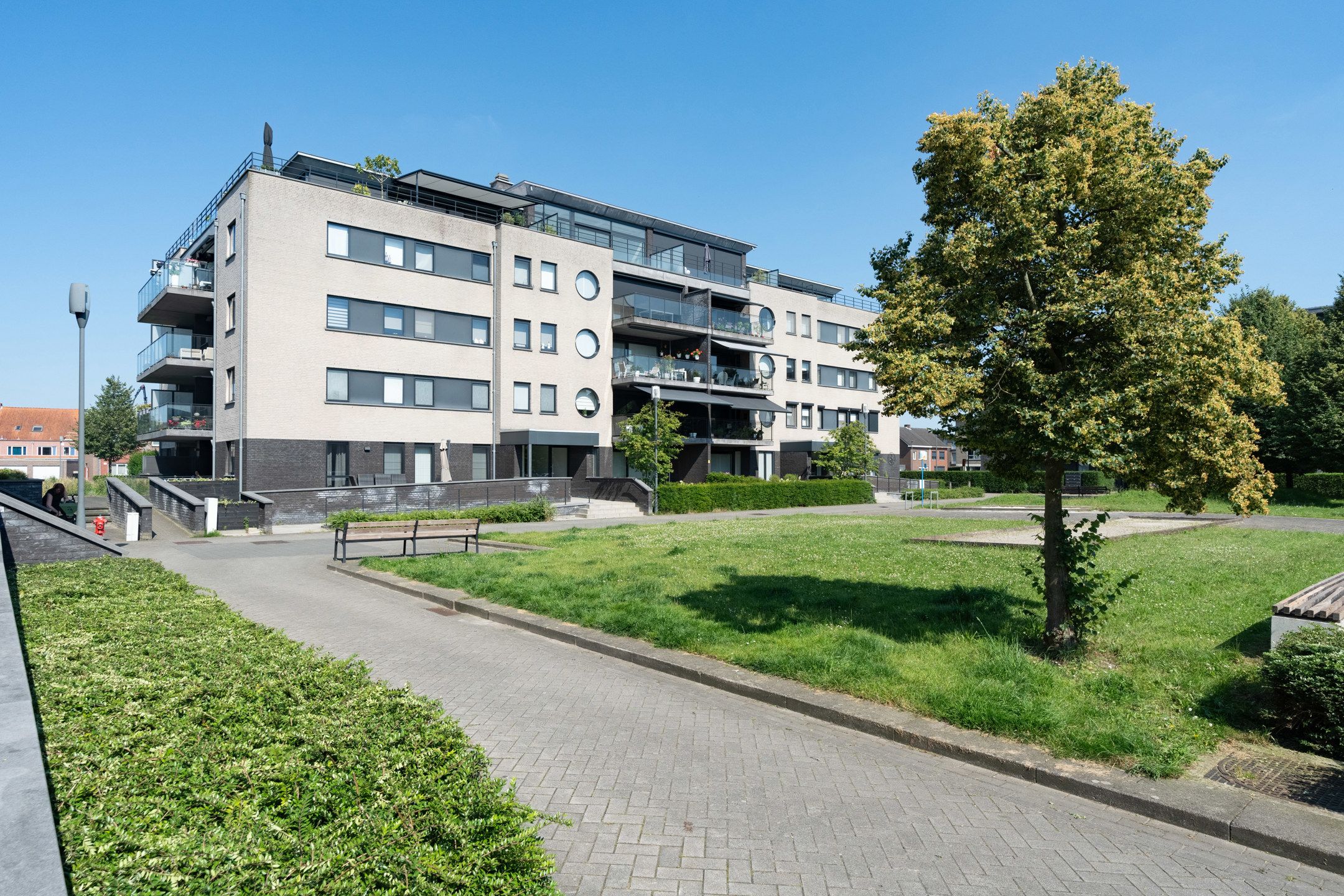 Gelijkvloers 3 slaapkamerappartement (132 m²) te Turnhout foto {{pictureIndex}}