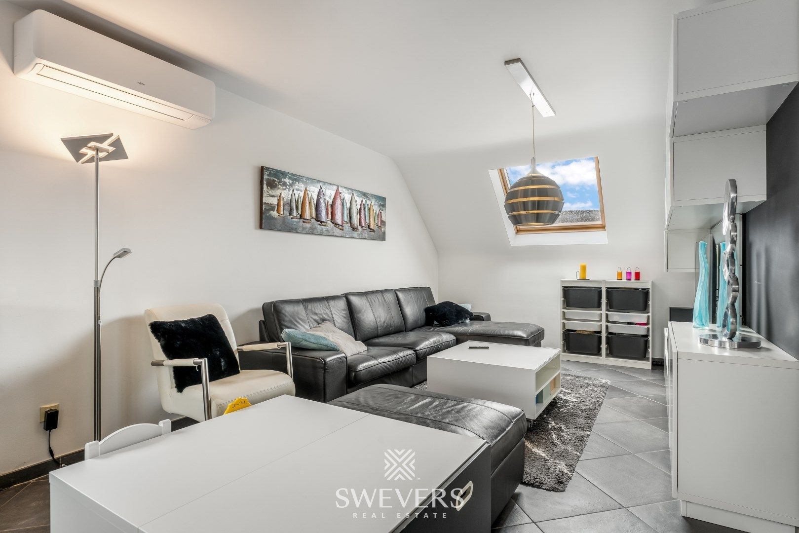 Ruim duplex appartement met 2 slaapkamers en garage foto 5