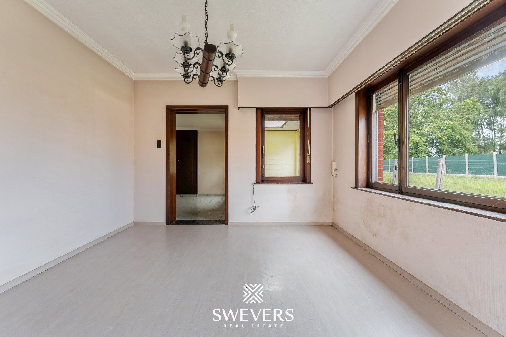 Gunstig gelegen, te renoveren woning, op mooi perceel van 8a 88ca foto 11