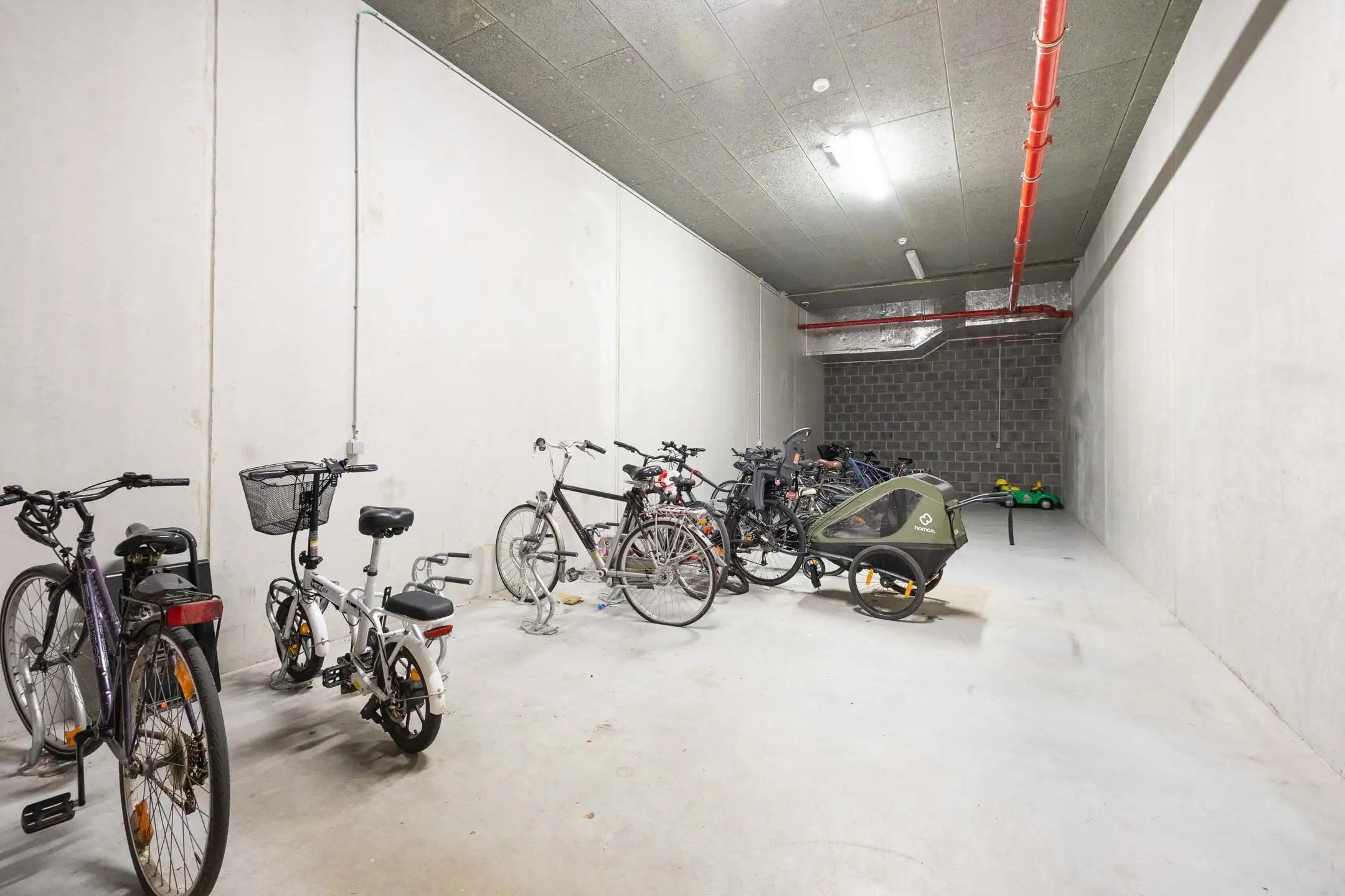 RECENT GEBOUWD APPARTEMENT AAN HET KANAAL, 1 SLPK + TERRAS foto 17