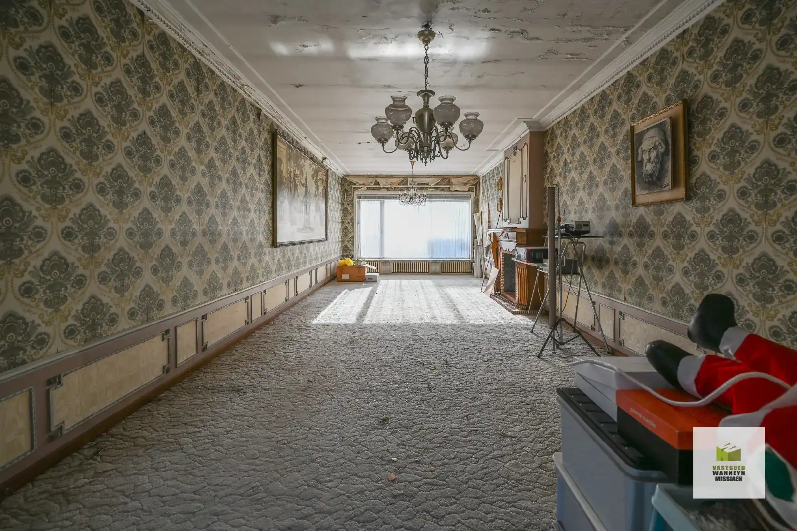 Ruime te renoveren gezinswoning met grote garage en 4 slaapkamers op 349 m2 foto 14