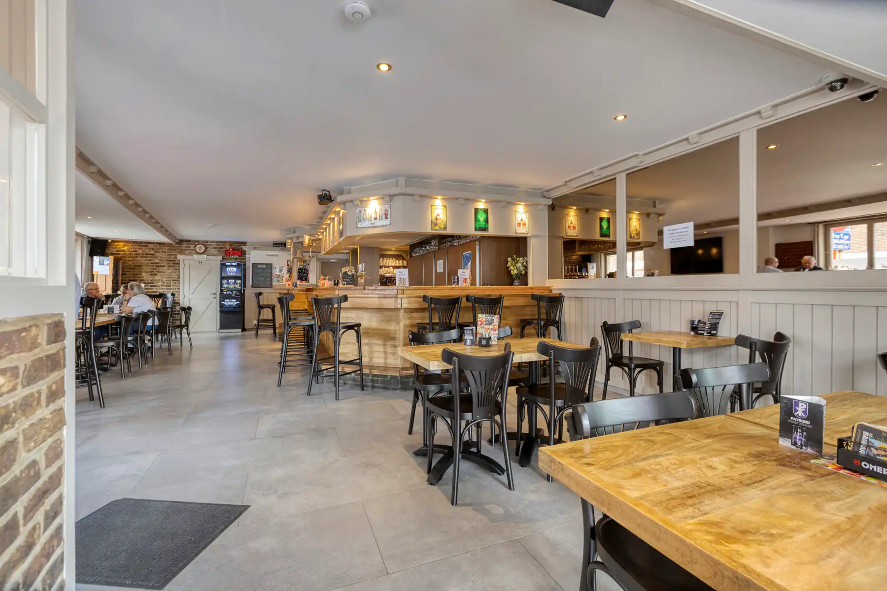 Taverne met appartement foto 9