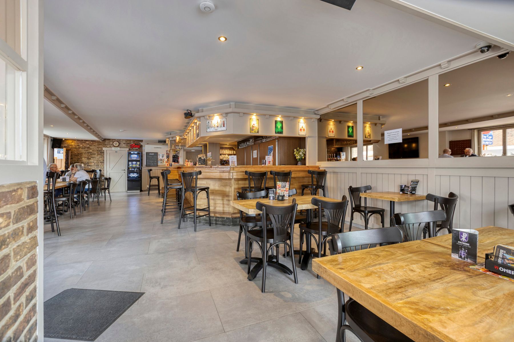 Taverne met appartement foto 9