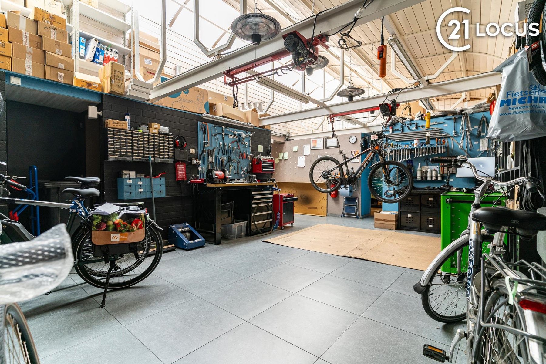 Unieke Commerciële Kans in het Hart van Beveren! foto 7
