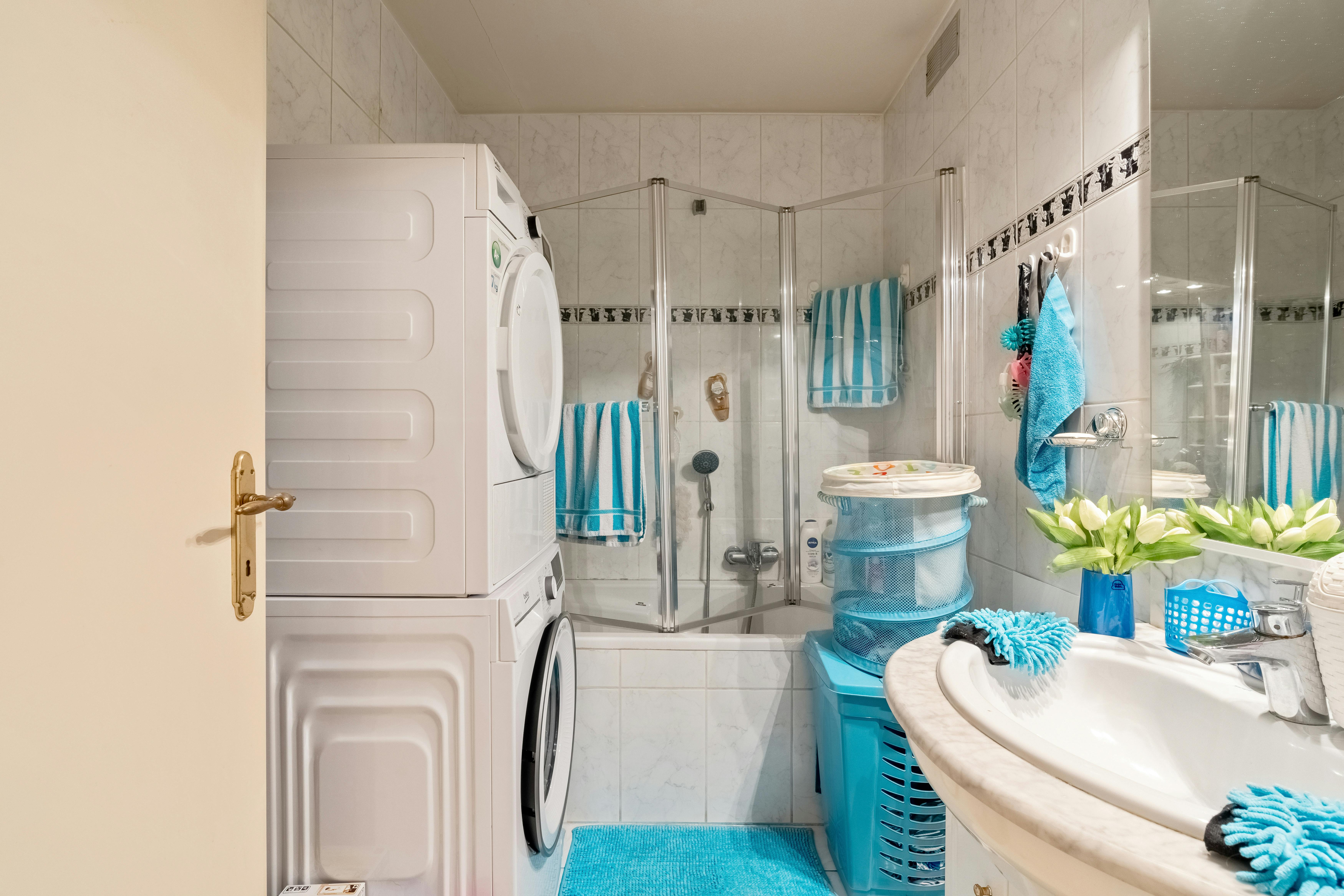 Appartement met terras en autostaanplaats in Genk foto 8