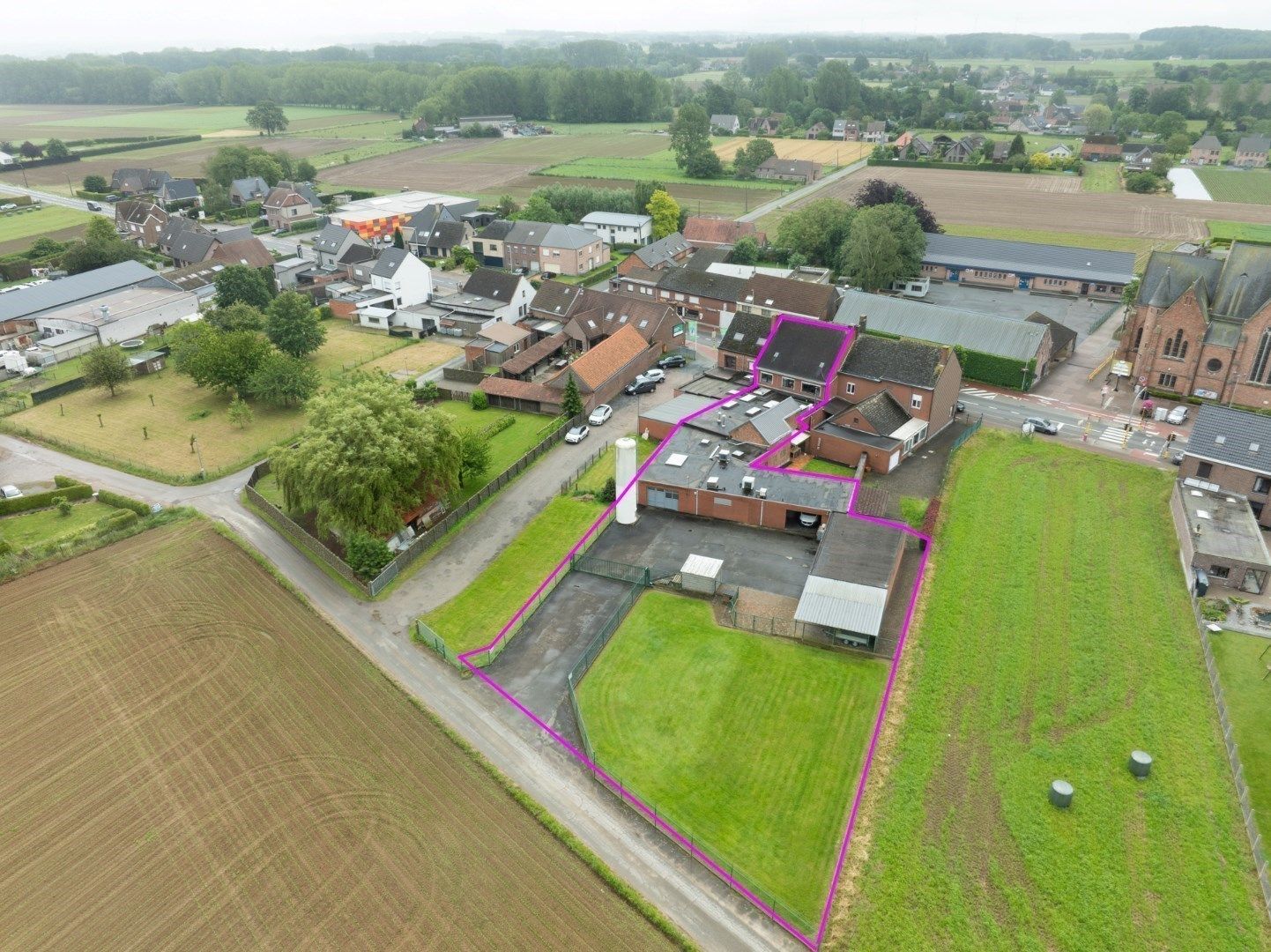 Uniek gebouw met woonst te koop in centrum Opwijk – Topligging! foto 2