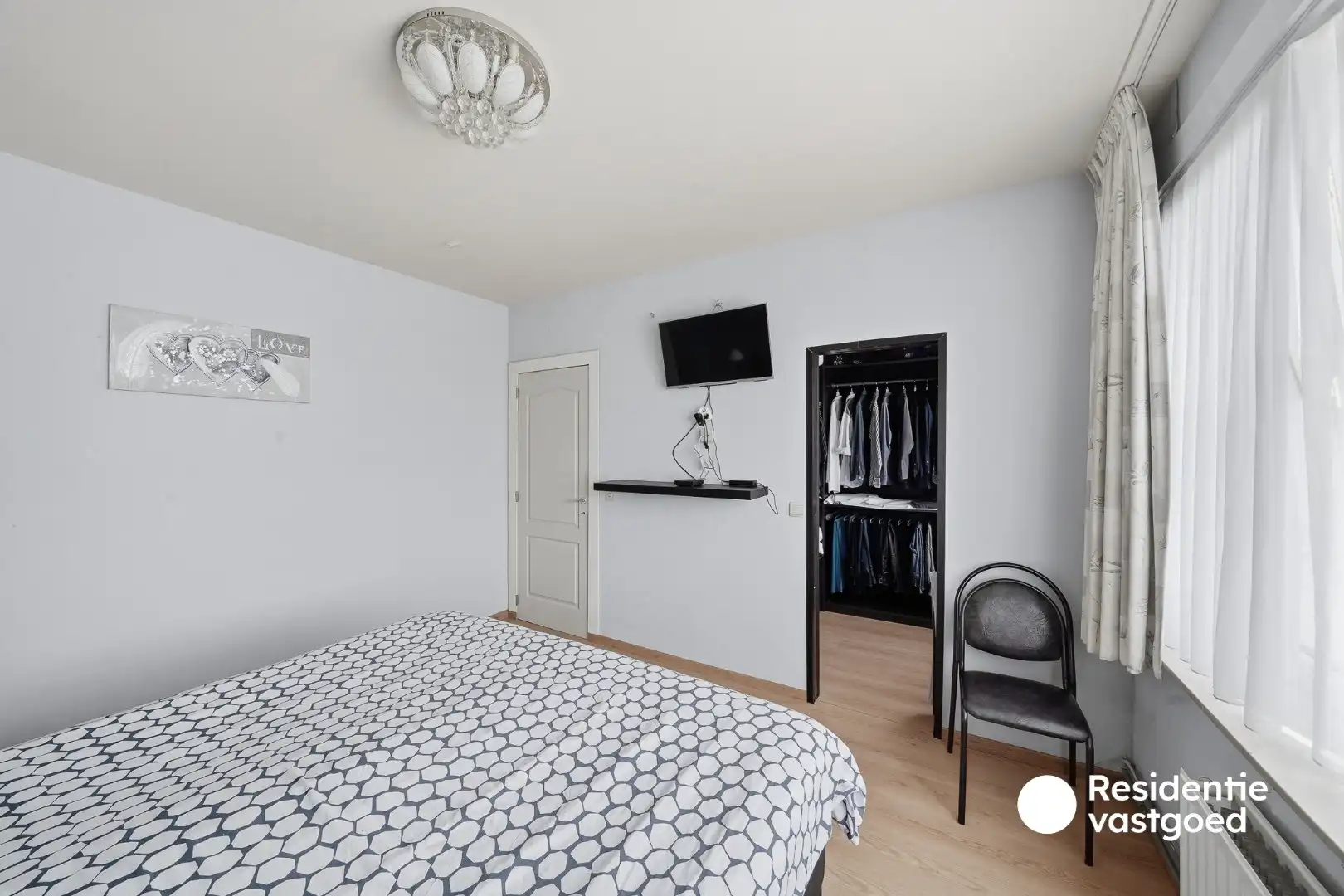 Ruime halfopen bebouwing met veel opslagruimte in Oostende foto 20