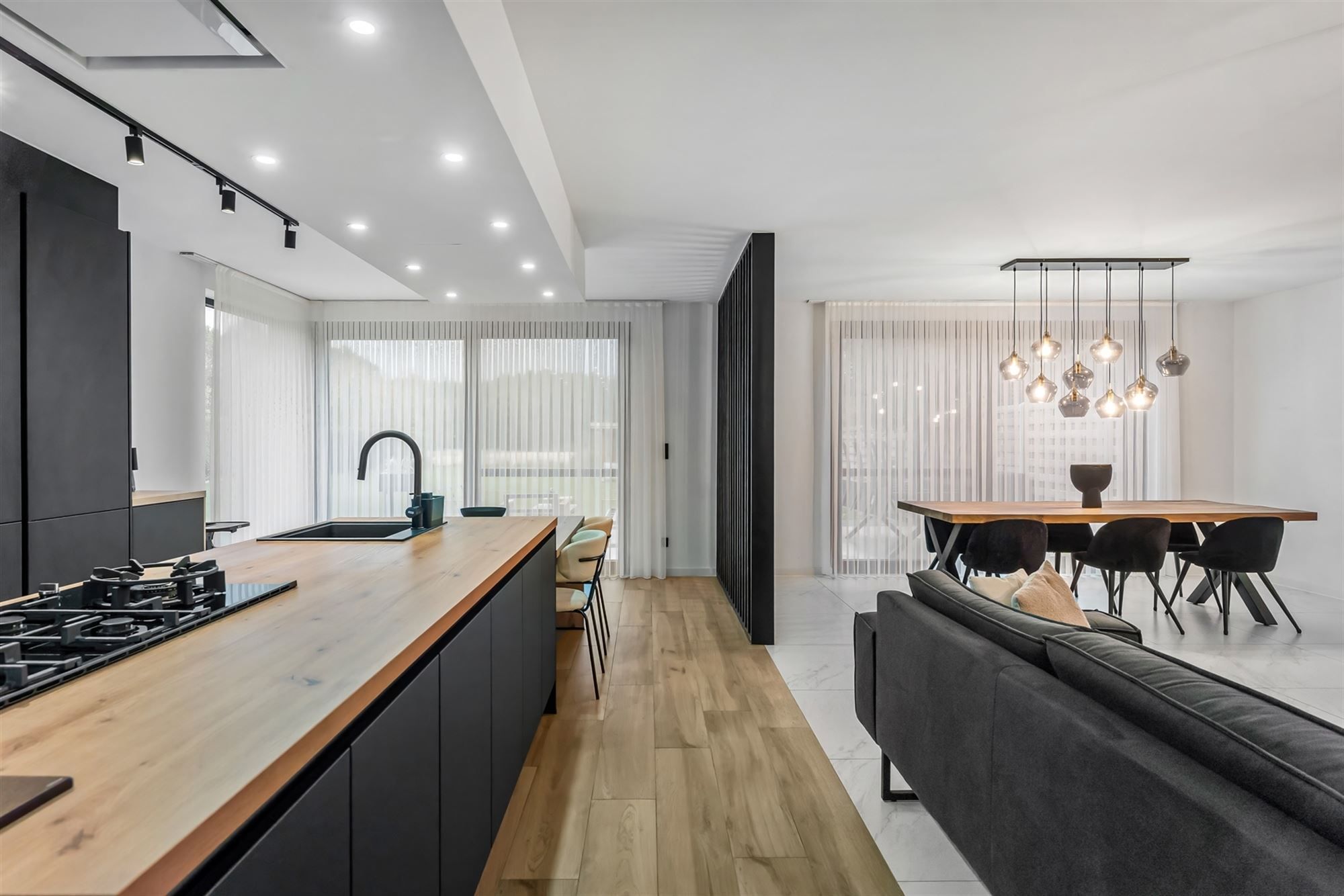 UITERST KNAP GERENOVEERDE WONING MET 3-4 SLAAPKAMERS OP EEN PERCEEL VAN 12A48CA TE BEVERLO foto 7