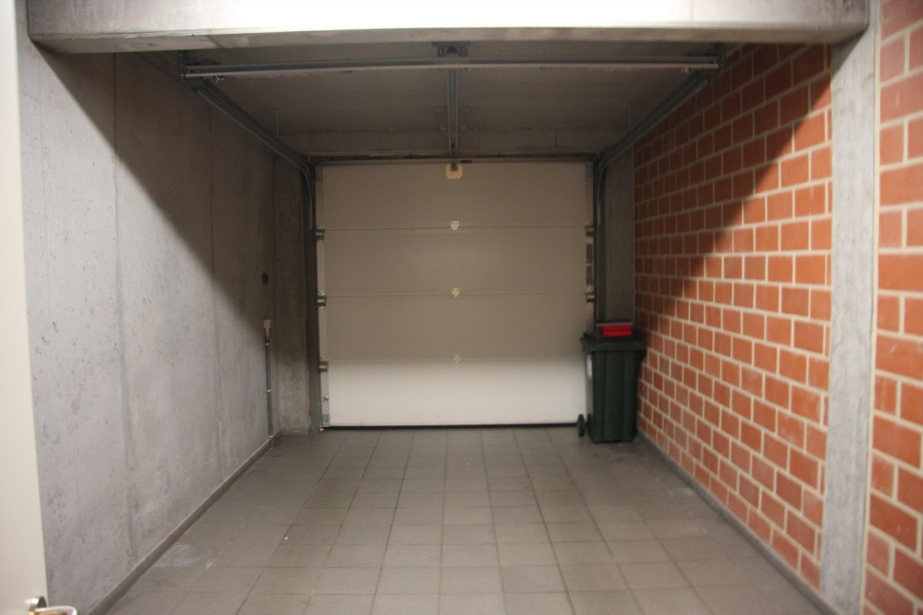 Mooi afgewerkt, ruim duplex-appartement (3 slks) met groot terras te Lierde foto 19