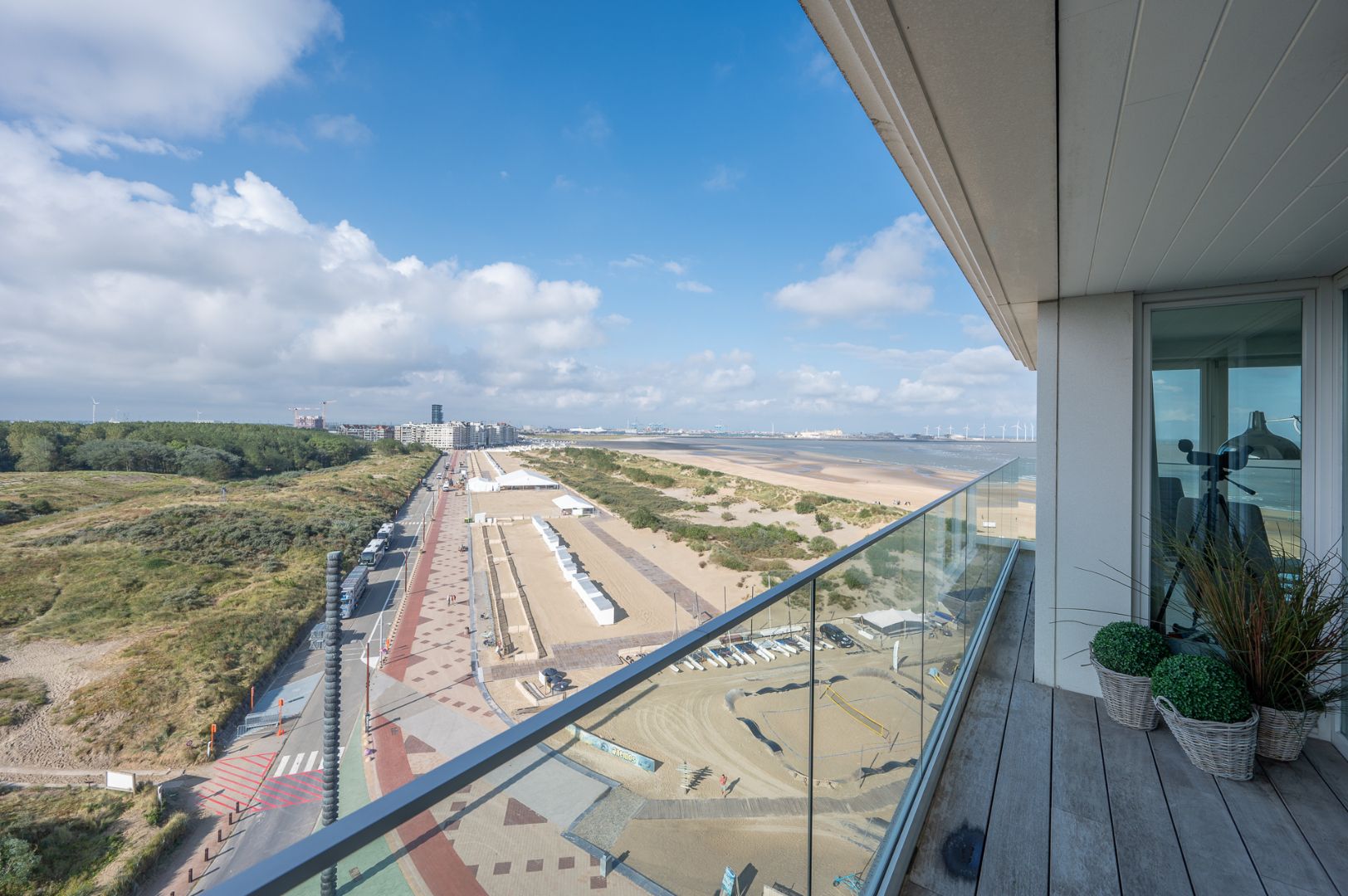 Prachtig hoekappartement met frontaal zeezicht en zonneterrassen in Duinbergen foto 24